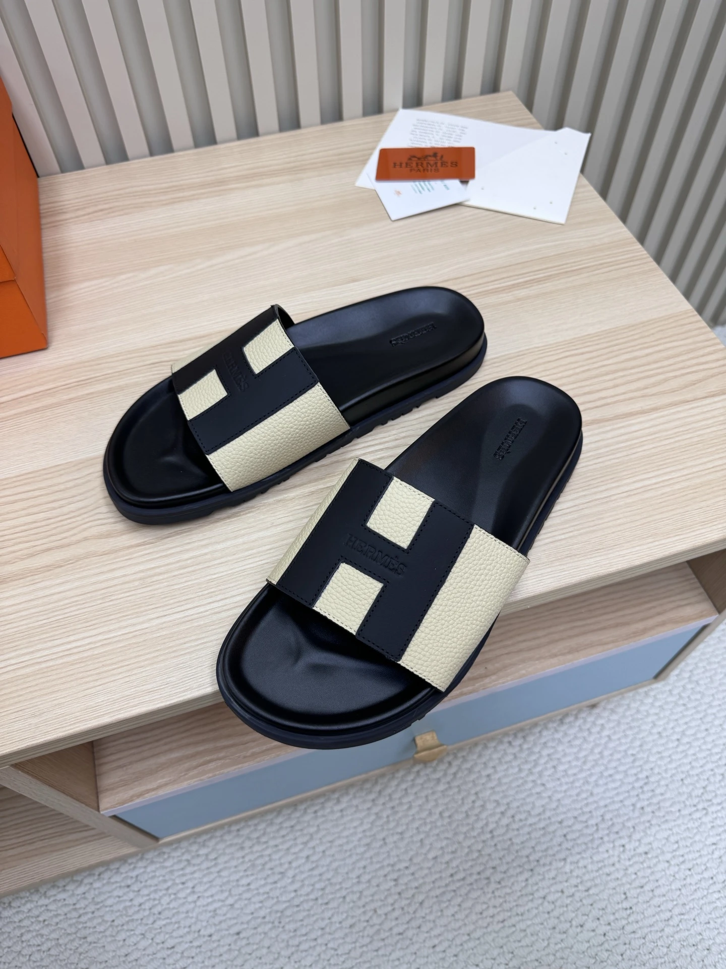 Hermès Slippers — ae72201f