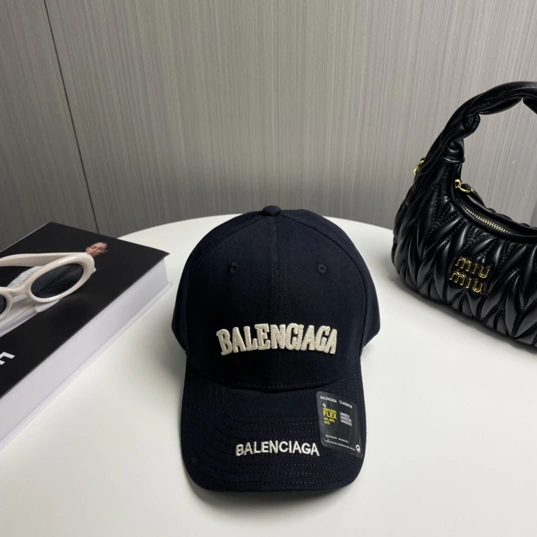 Balenciaga Hat — 89078dd8