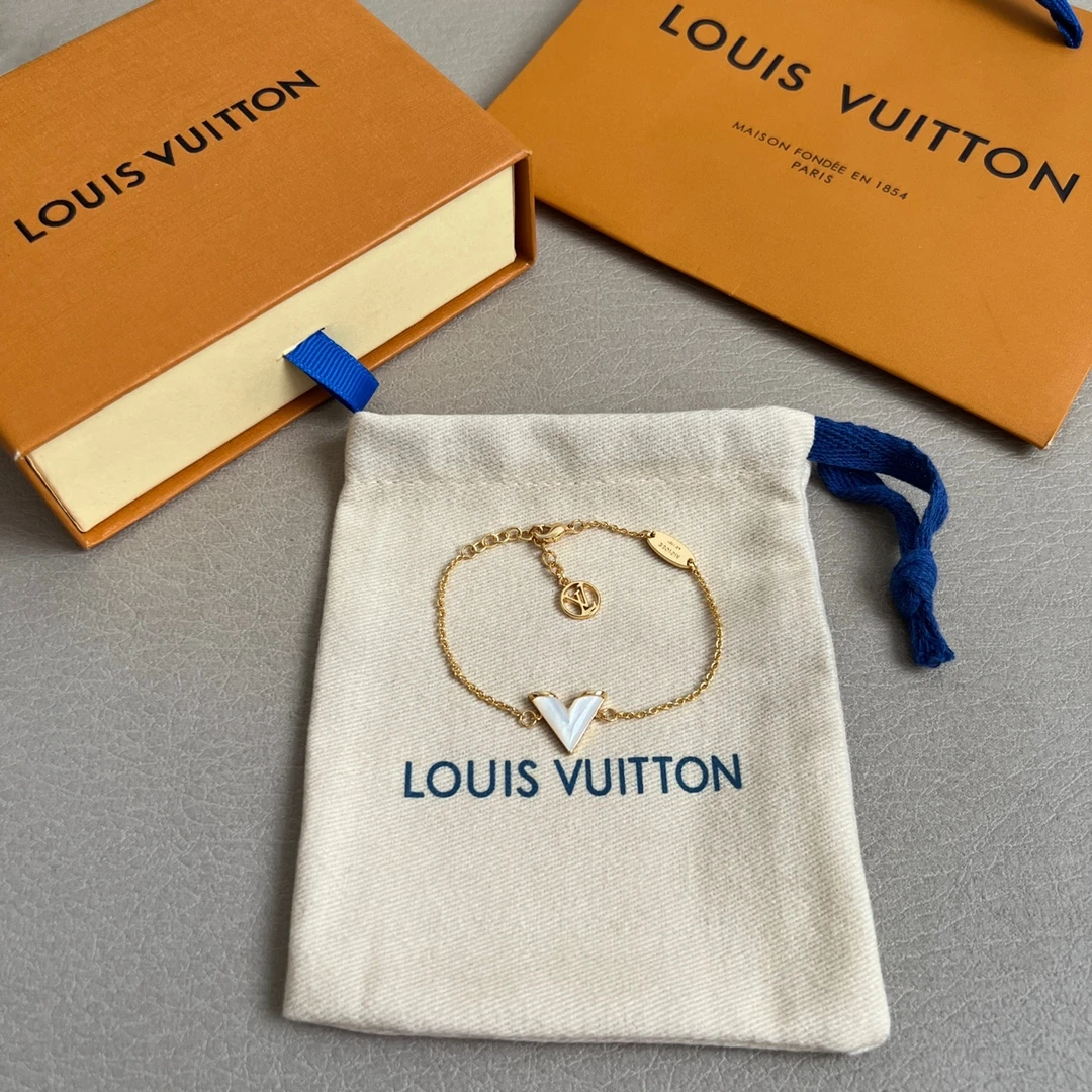 Louis Vuitton Bracelets — 35a5fb8f