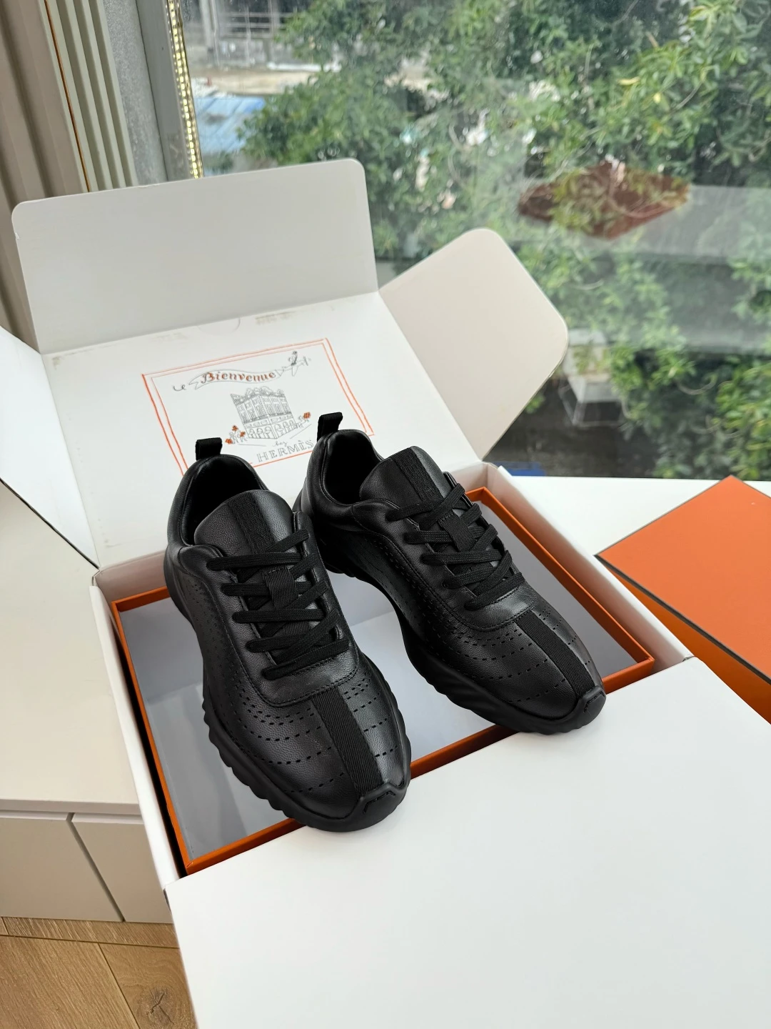 Hermès Sneakers — 86789444