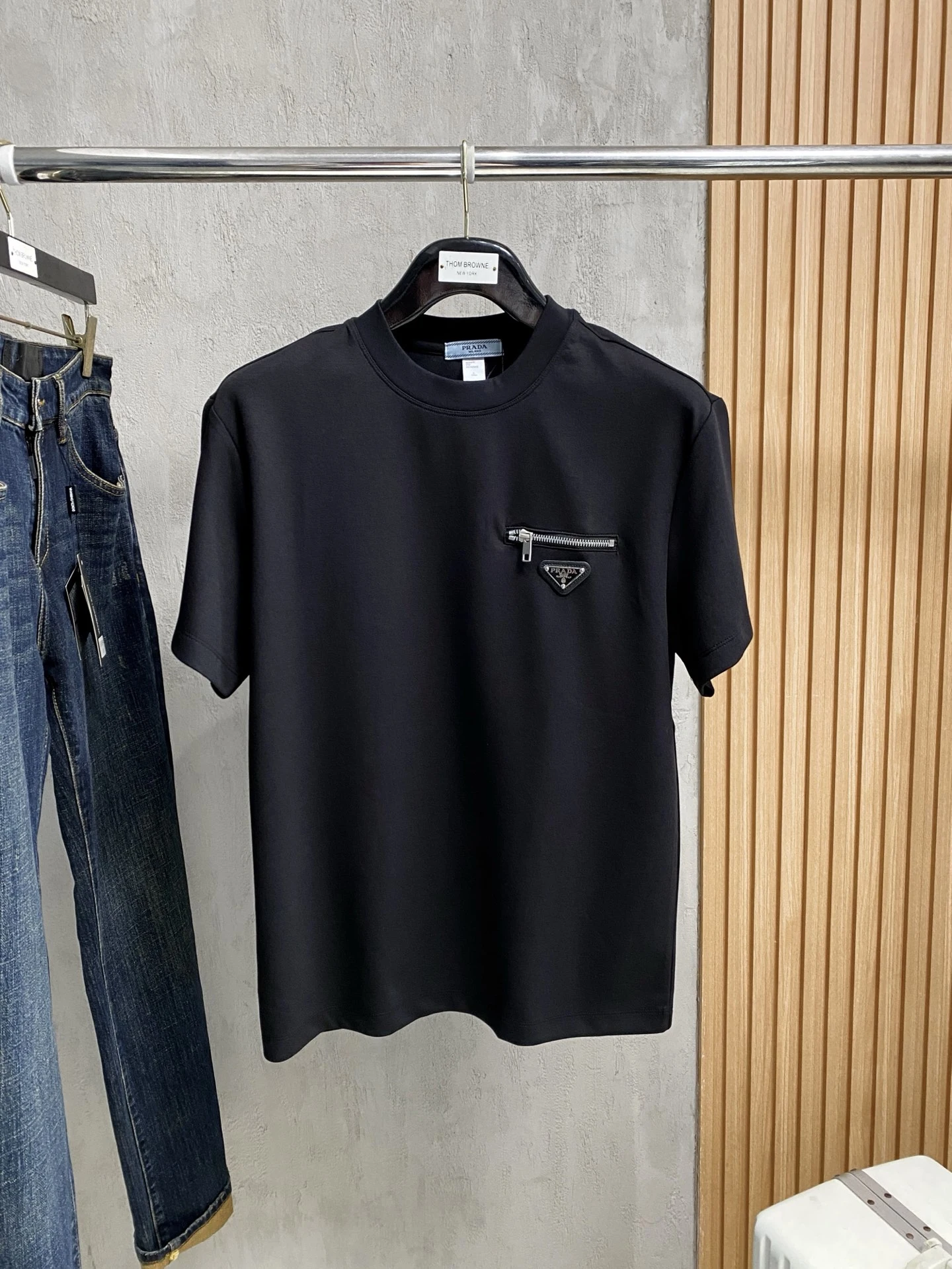 Prada T-Shirt — d61330d2