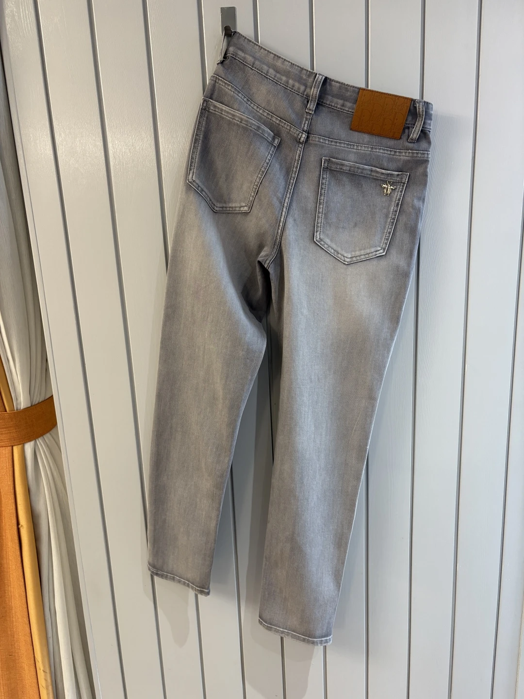 Jeans — 5a612999