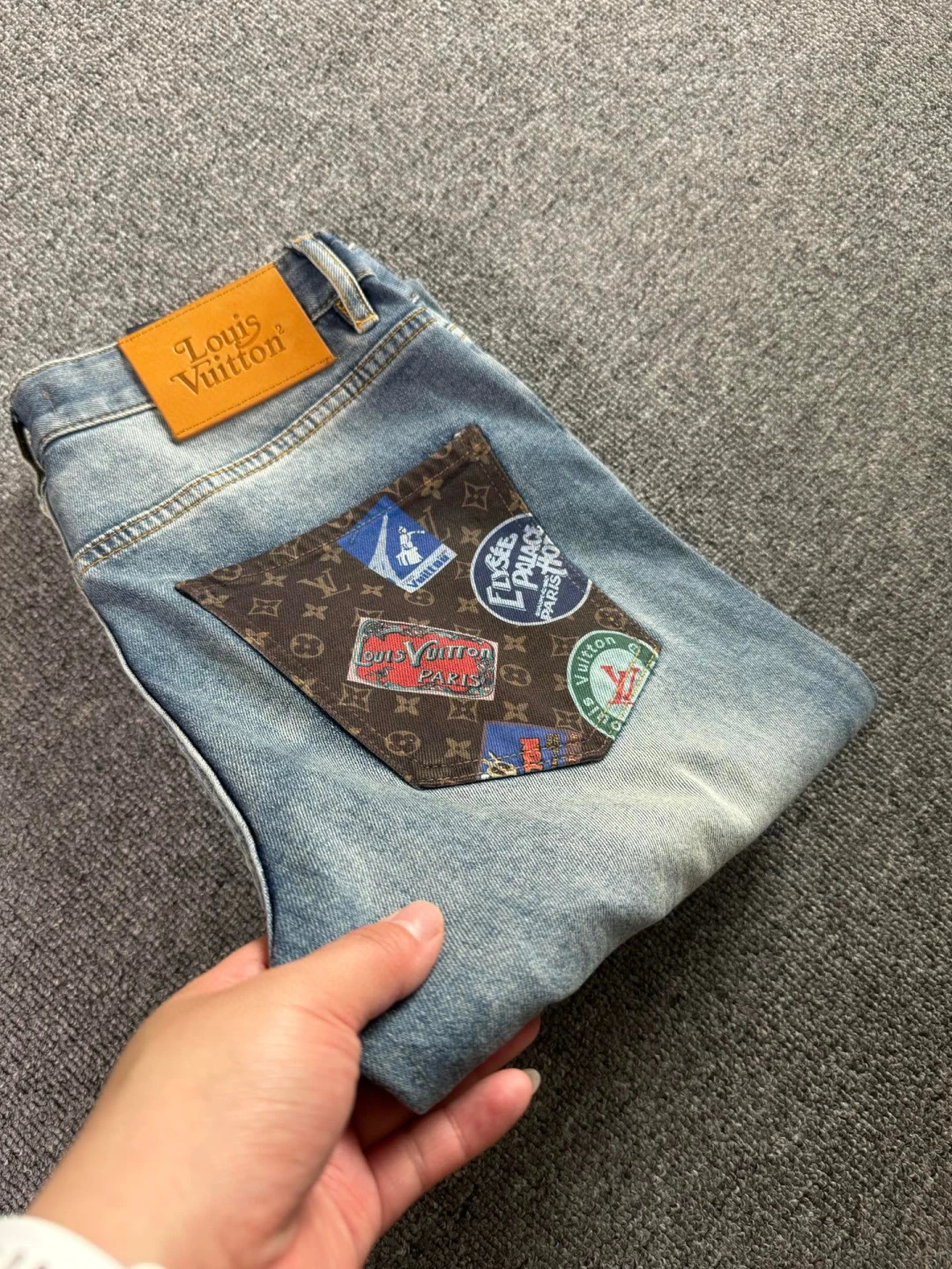 Louis Vuitton Jeans — 9861c9c9
