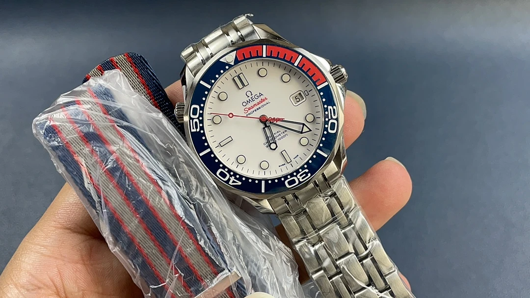 Omega Watch — a14c0552