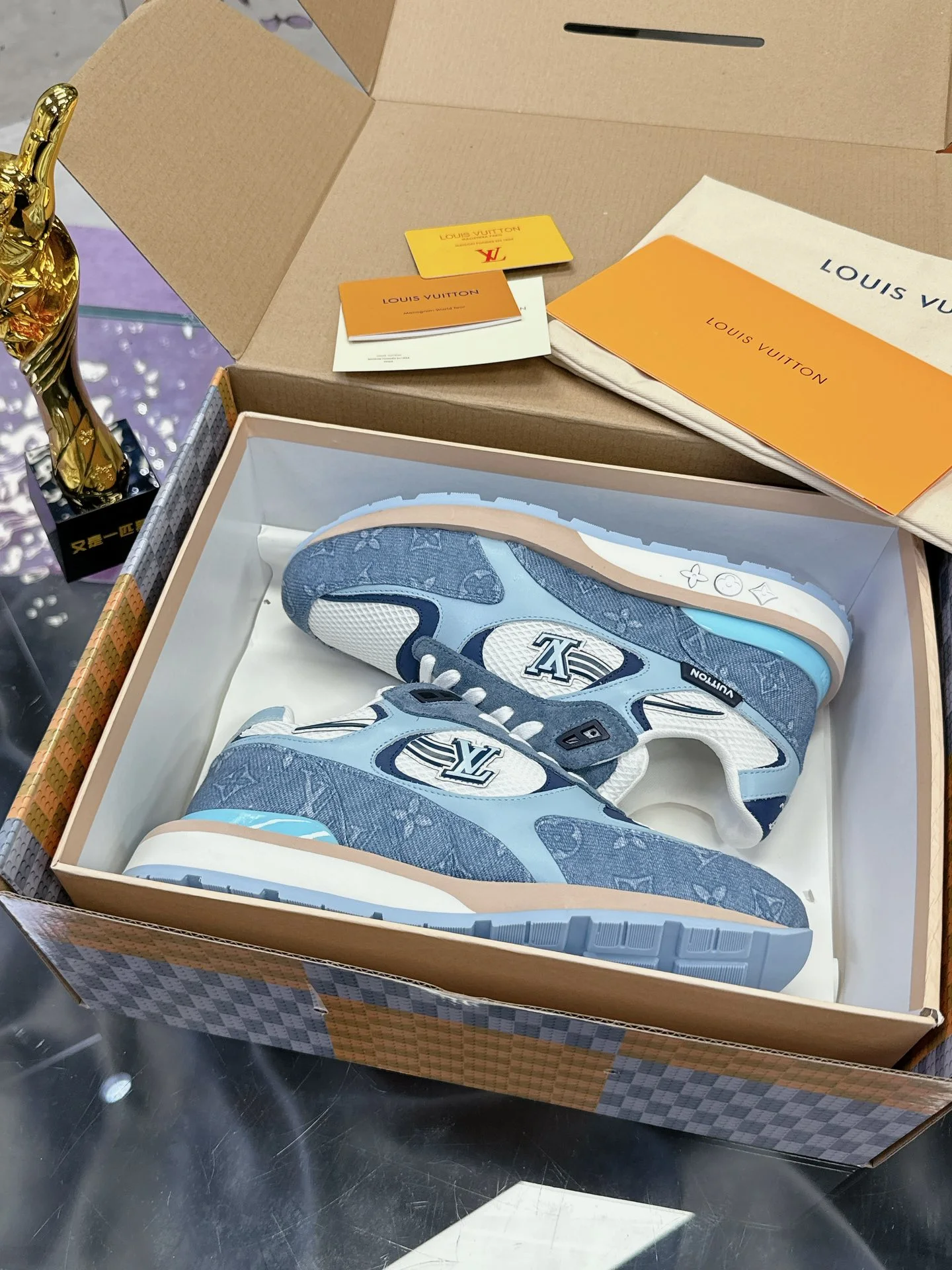 Louis Vuitton Sneakers — 75a5831d
