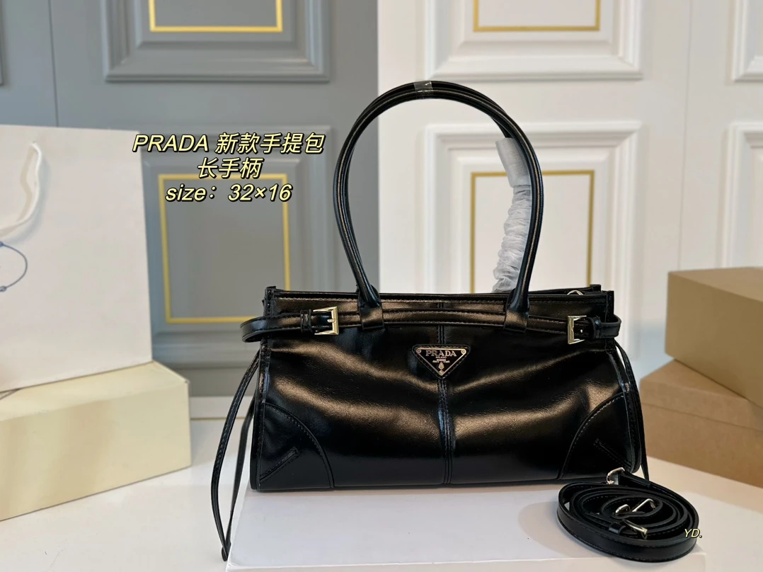 Prada Bag — a85f35a7