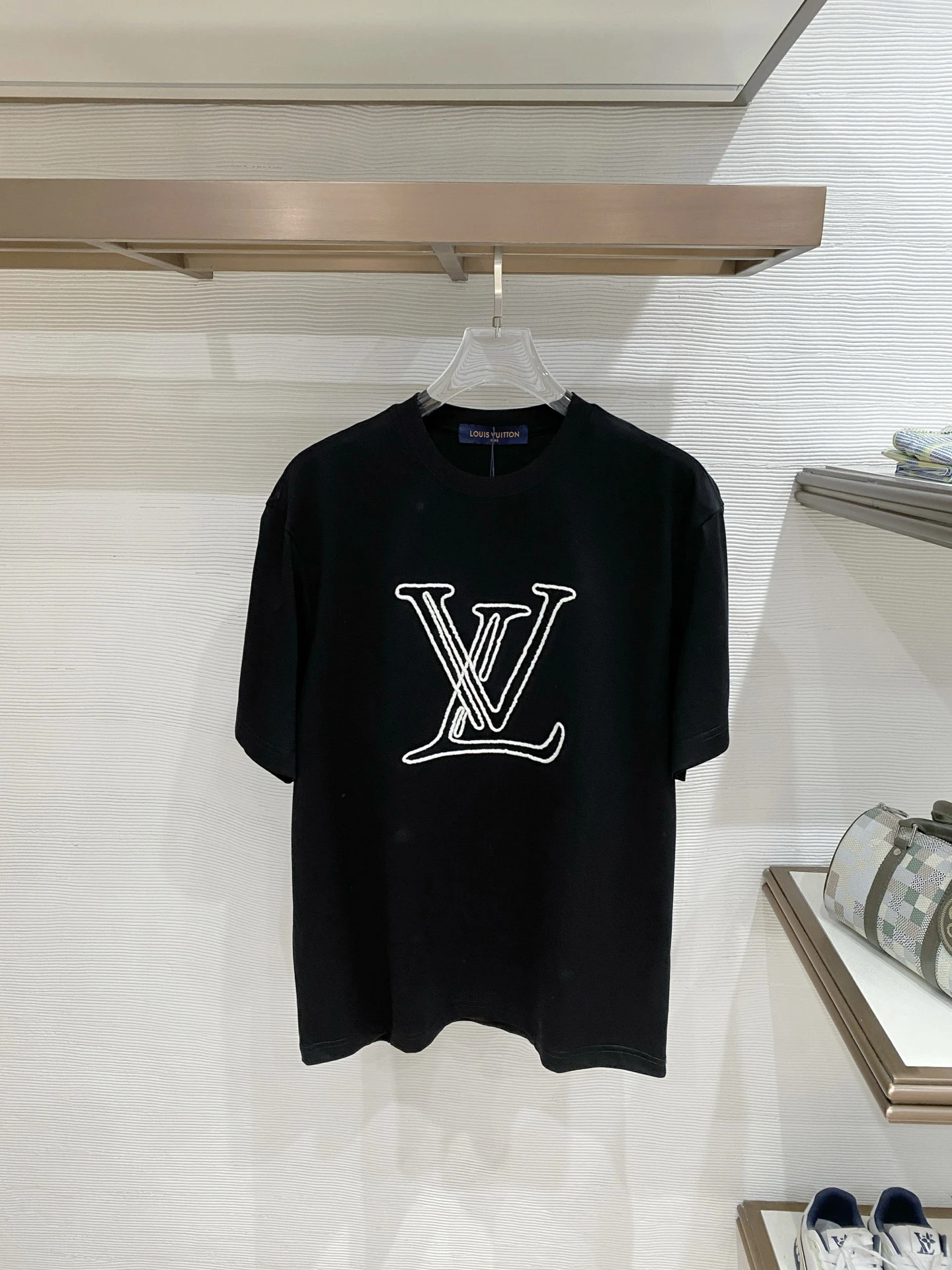 Louis Vuitton T-Shirt — d34b261d