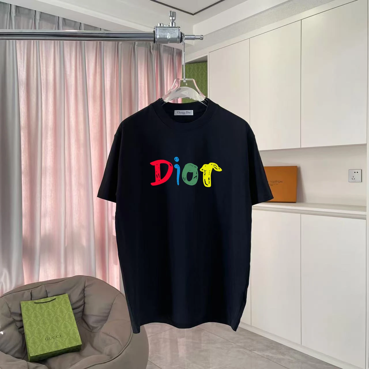 Dior T-Shirt — 78946e7b