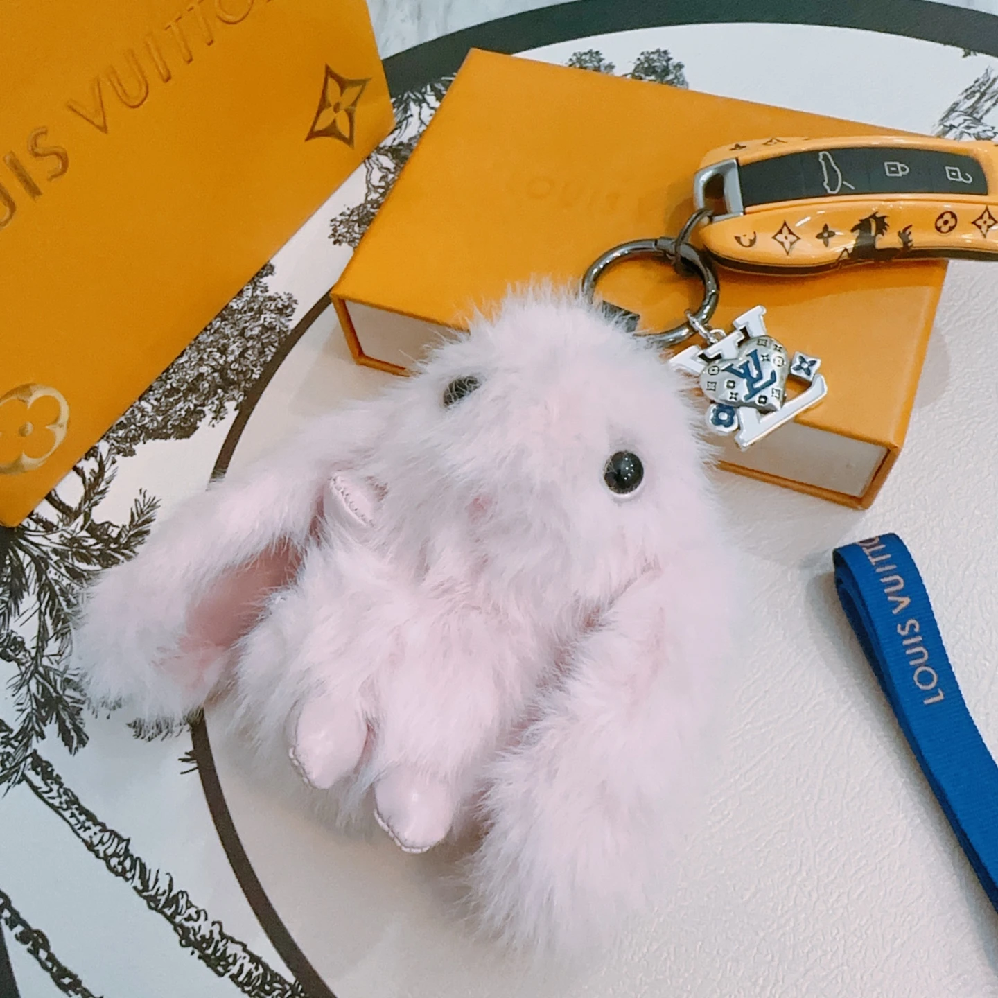 Louis Vuitton Keyrings & Bag Charms — 02e35f35