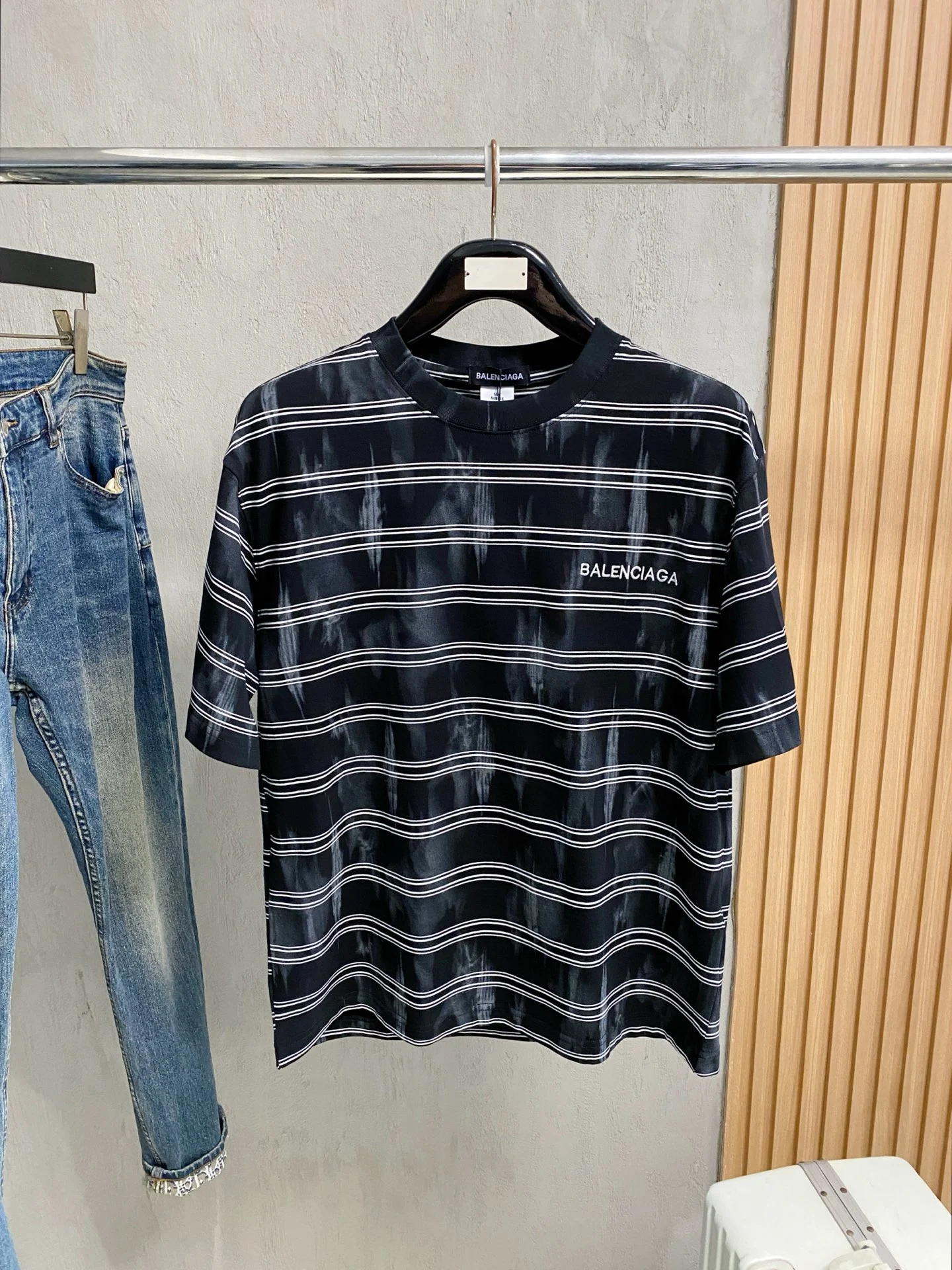 Balenciaga T-Shirt — 1928f067