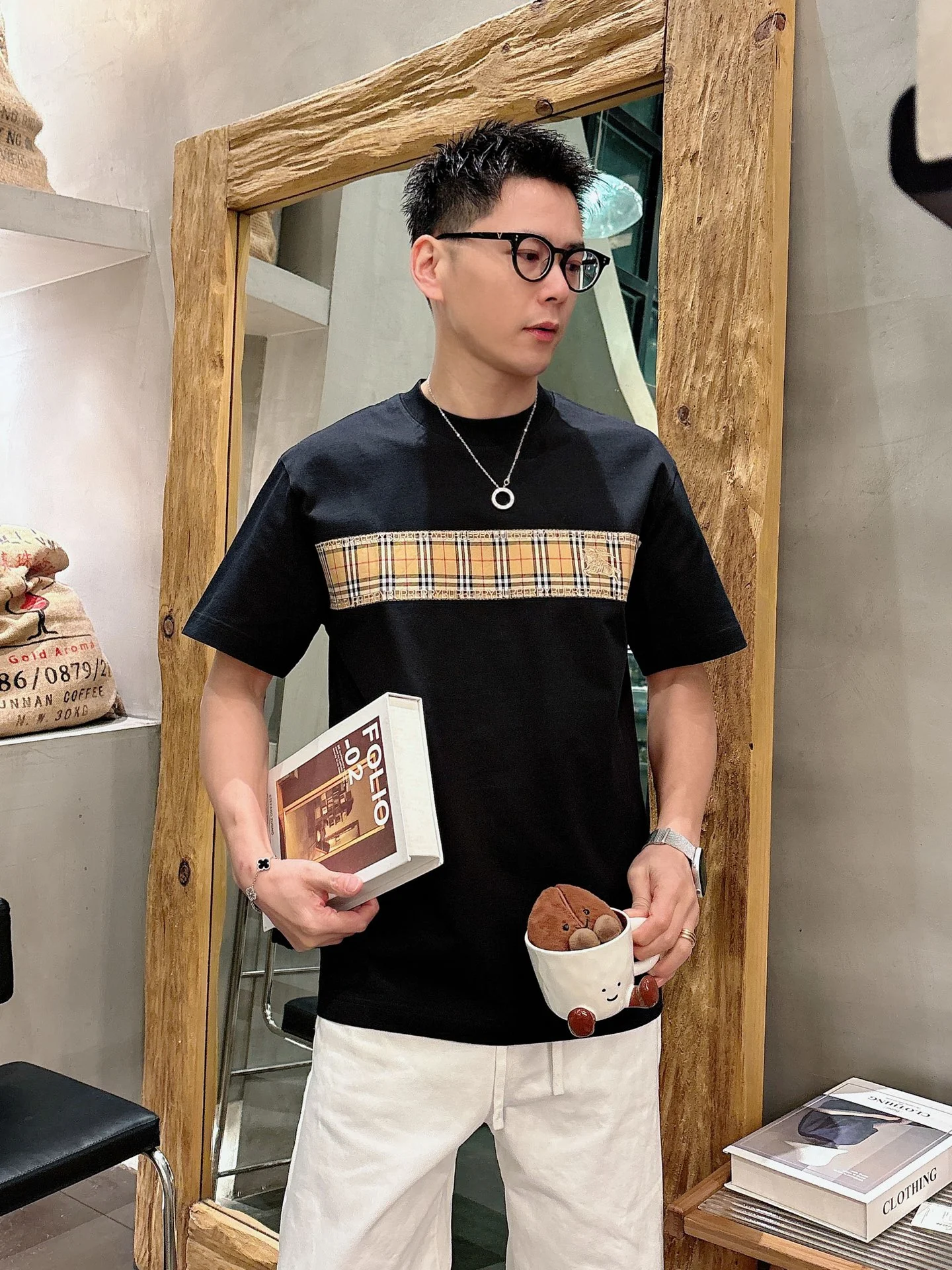 Burberry T-Shirt — 44e92069