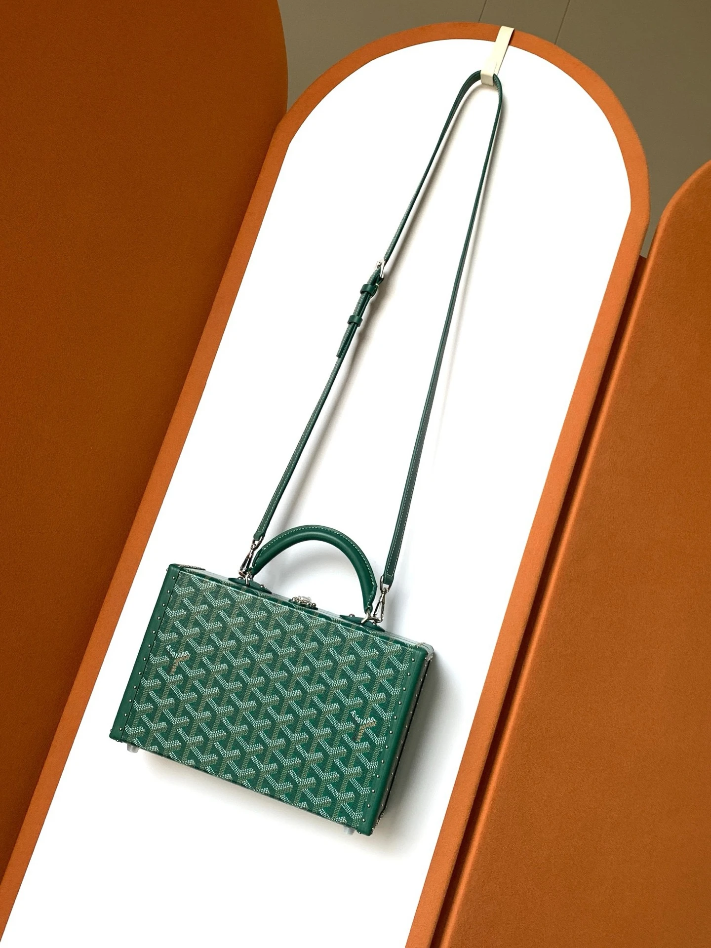 Goyard Luggage — d13bdcf8