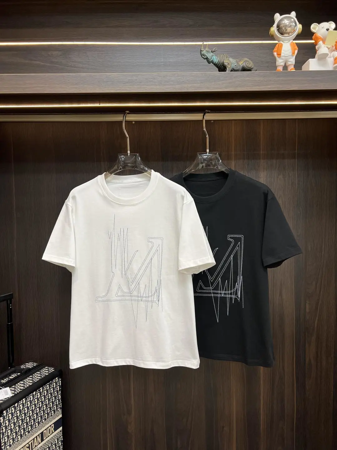Louis Vuitton T-Shirt — 6a8fffb3