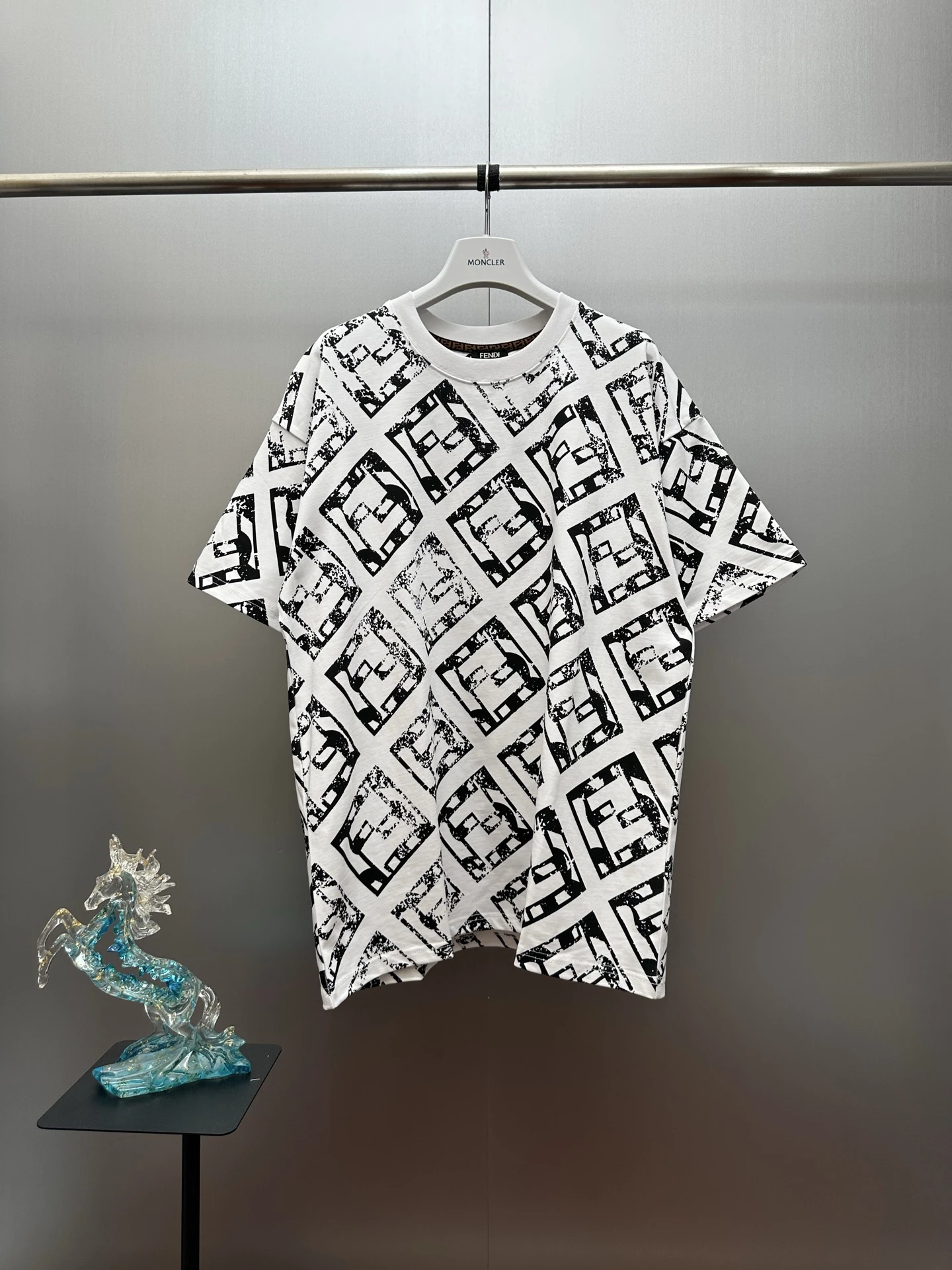 Fendi T-Shirt — de7de6d9