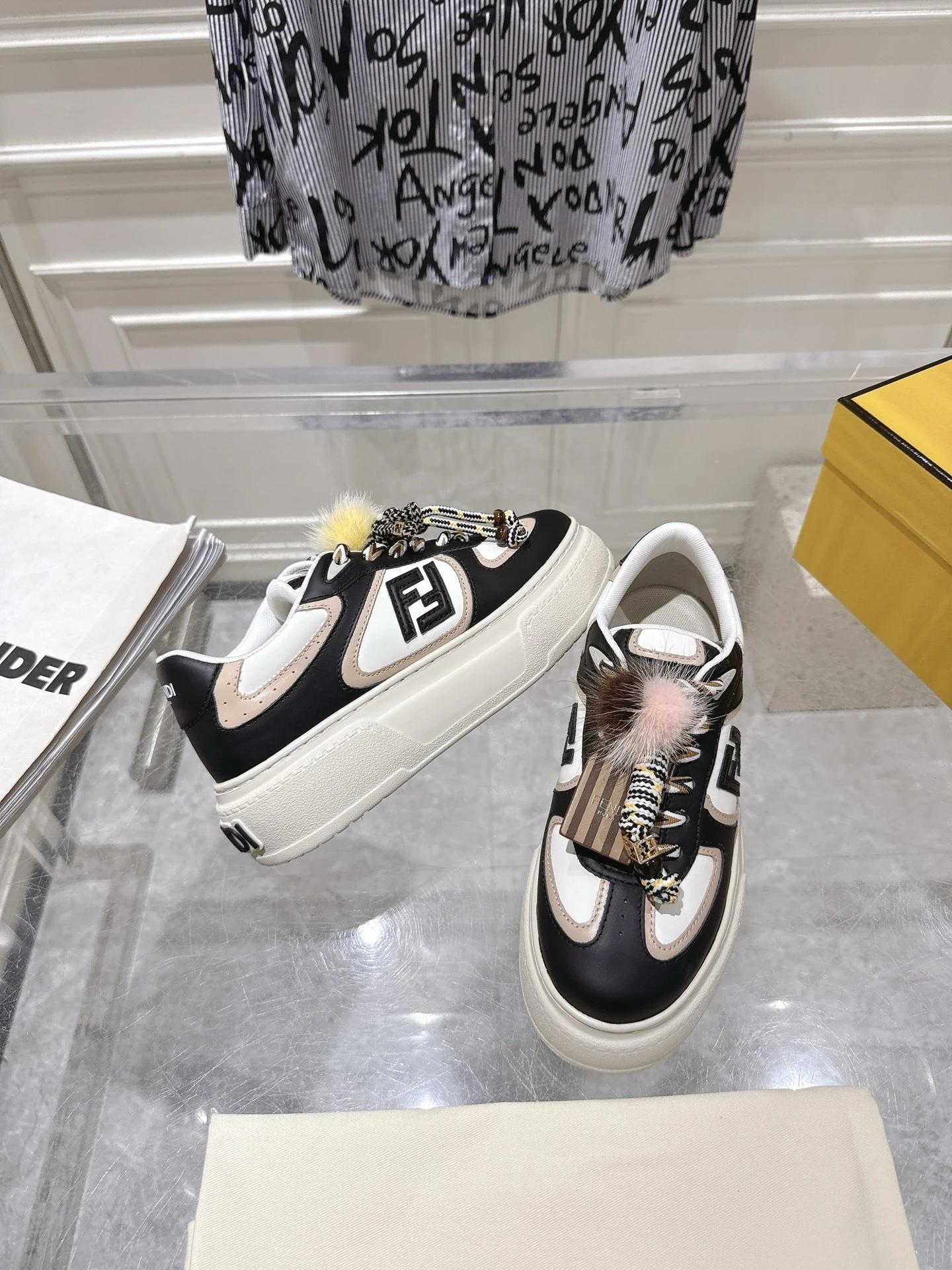 Fendi Sneakers — cabaef87