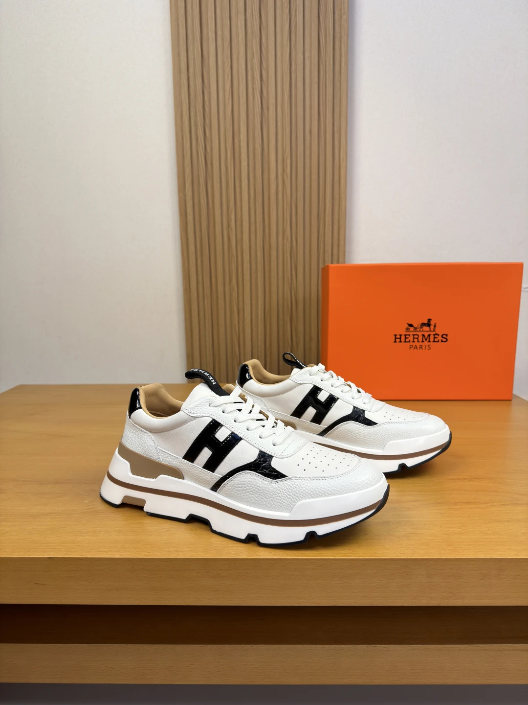 Hermès Sneakers — 6856d206