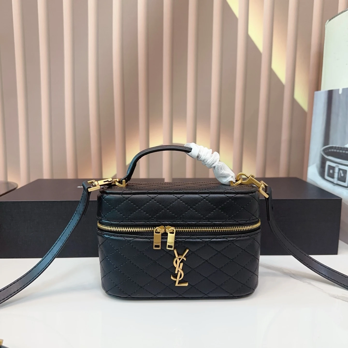 Saint Laurent Bag — e381a29a