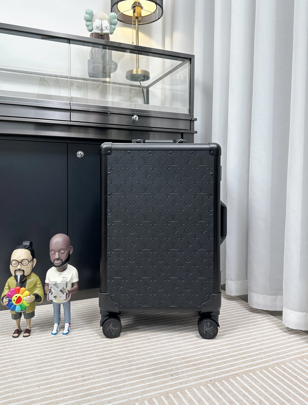 Louis Vuitton Luggage — 58a935cd