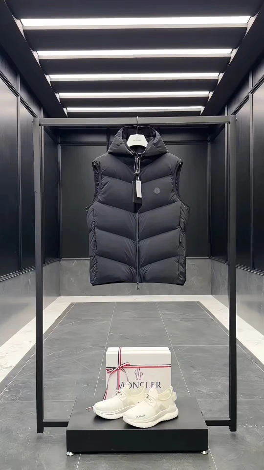 Moncler Down Jacket — 5f0bae07