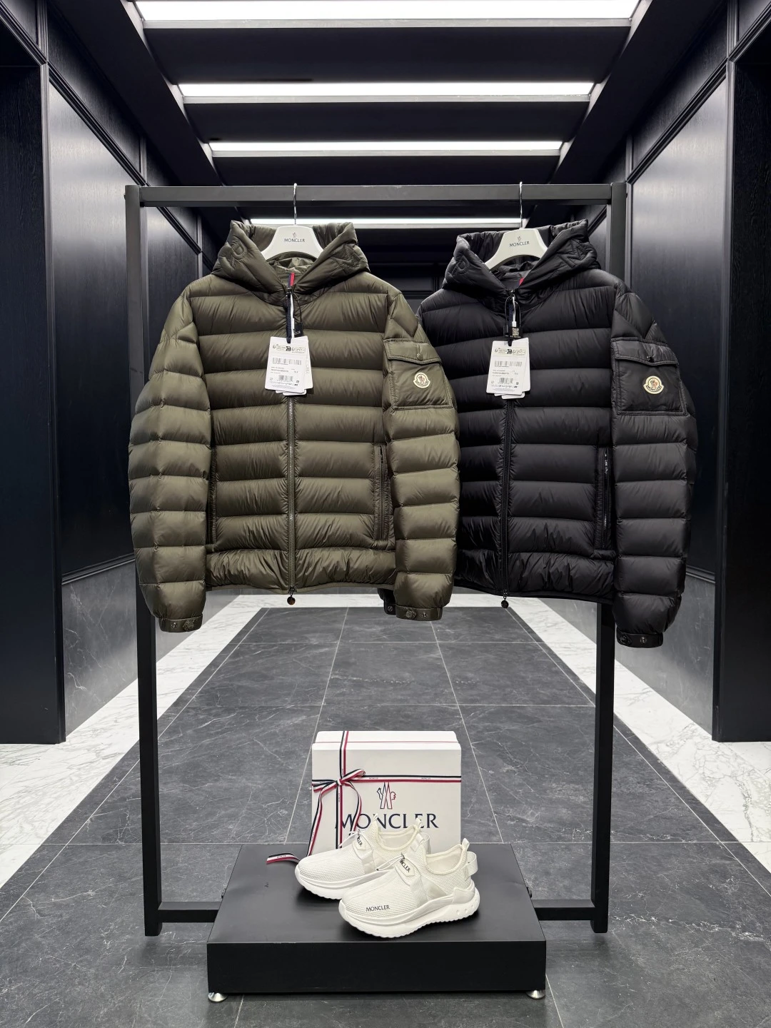 Moncler Down Jacket — 7f15c08d