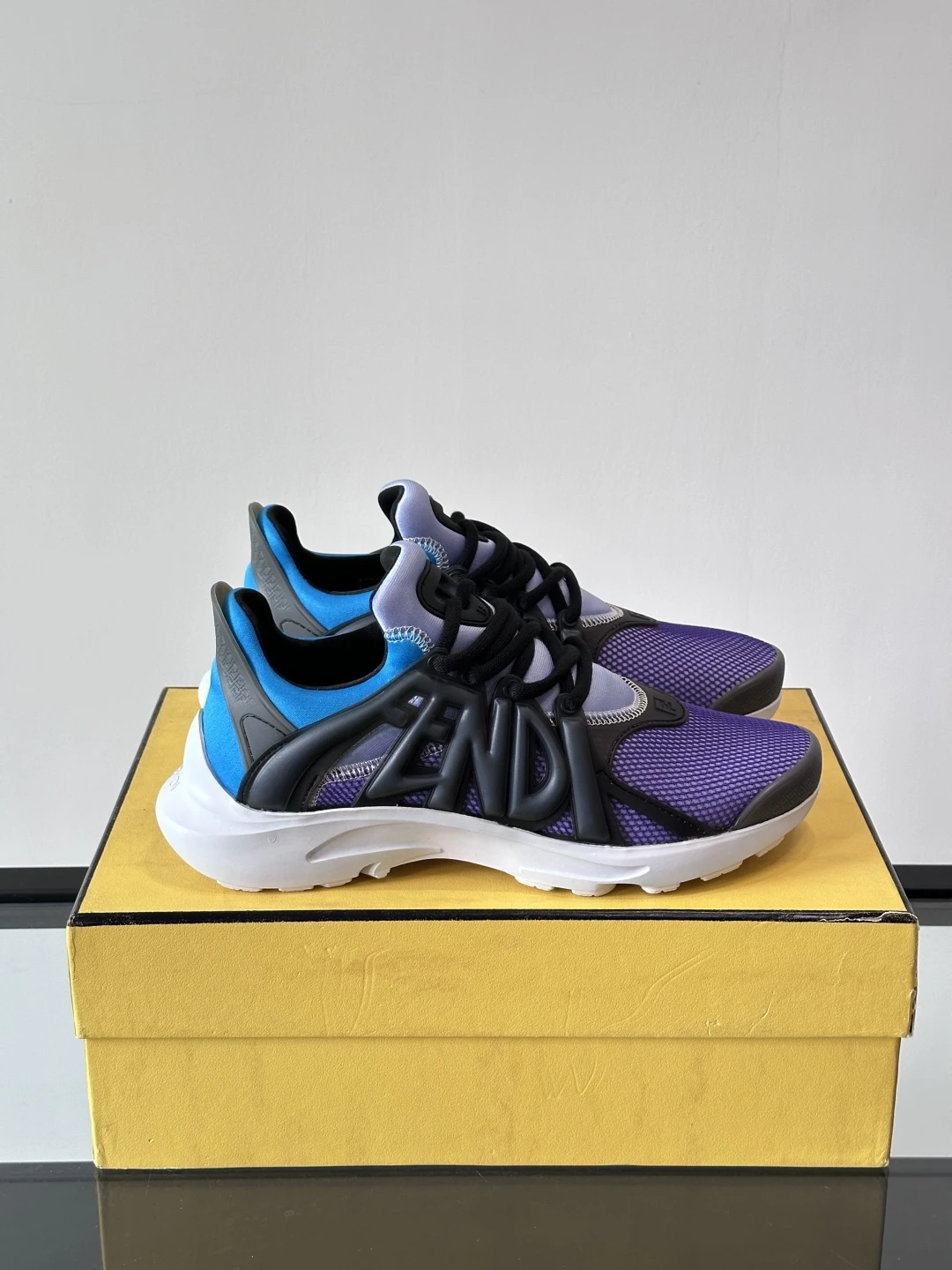 Fendi Sneakers — 53fd0cc8