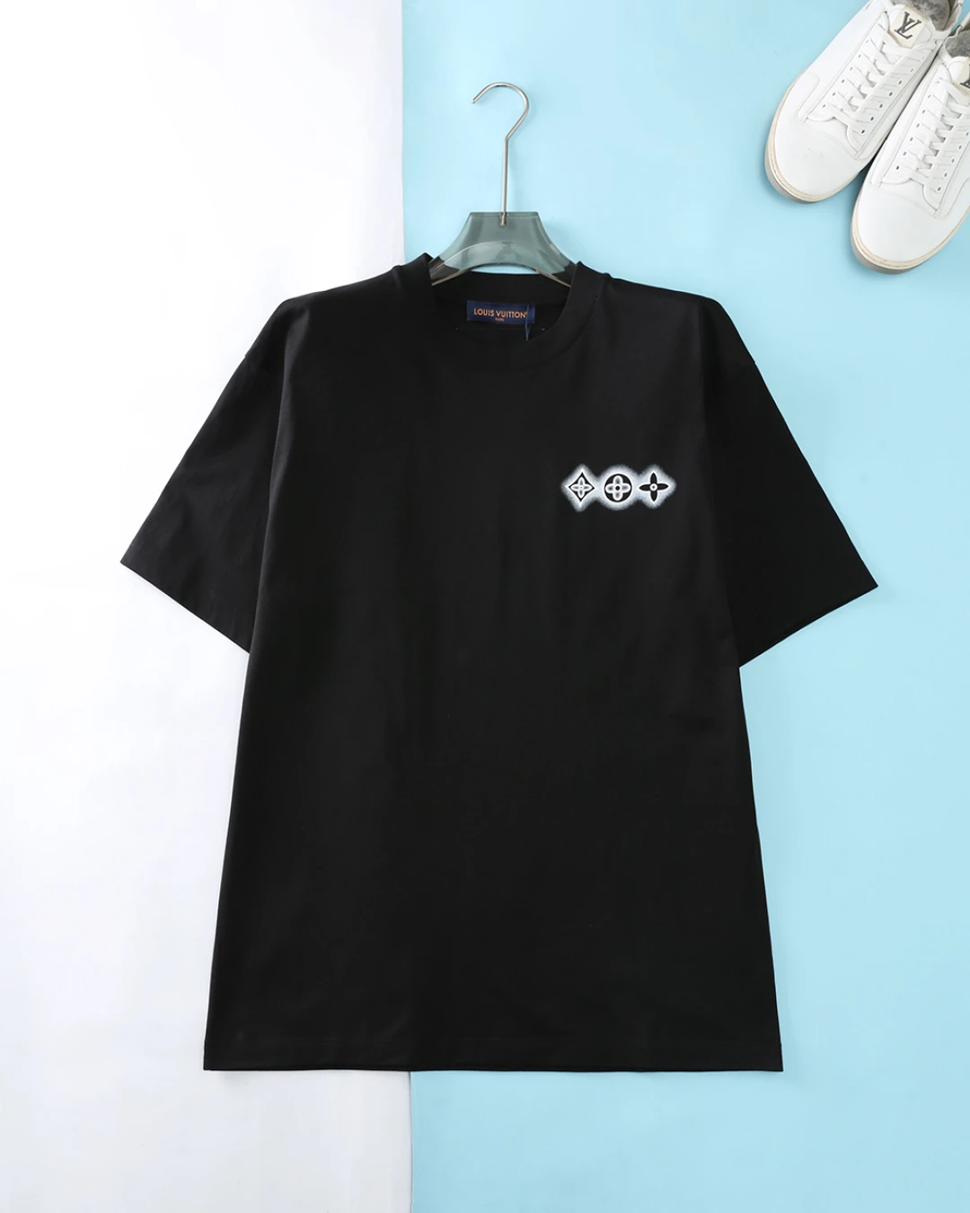 Louis Vuitton T-Shirt — 02230901