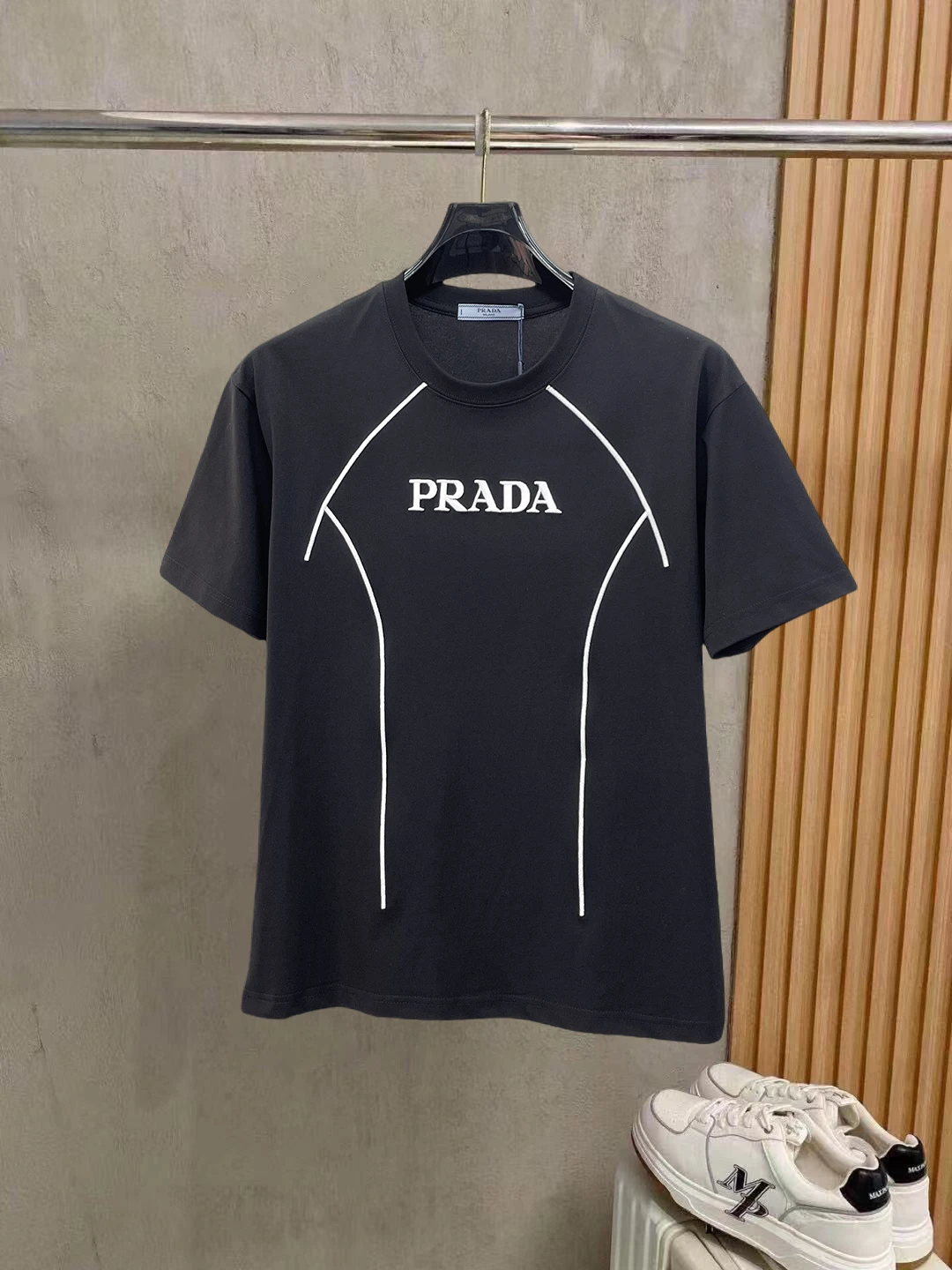 Prada T-Shirt — 38b8b308