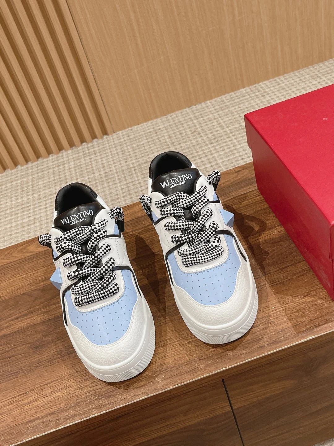 Valentino Sneakers — b234cc87