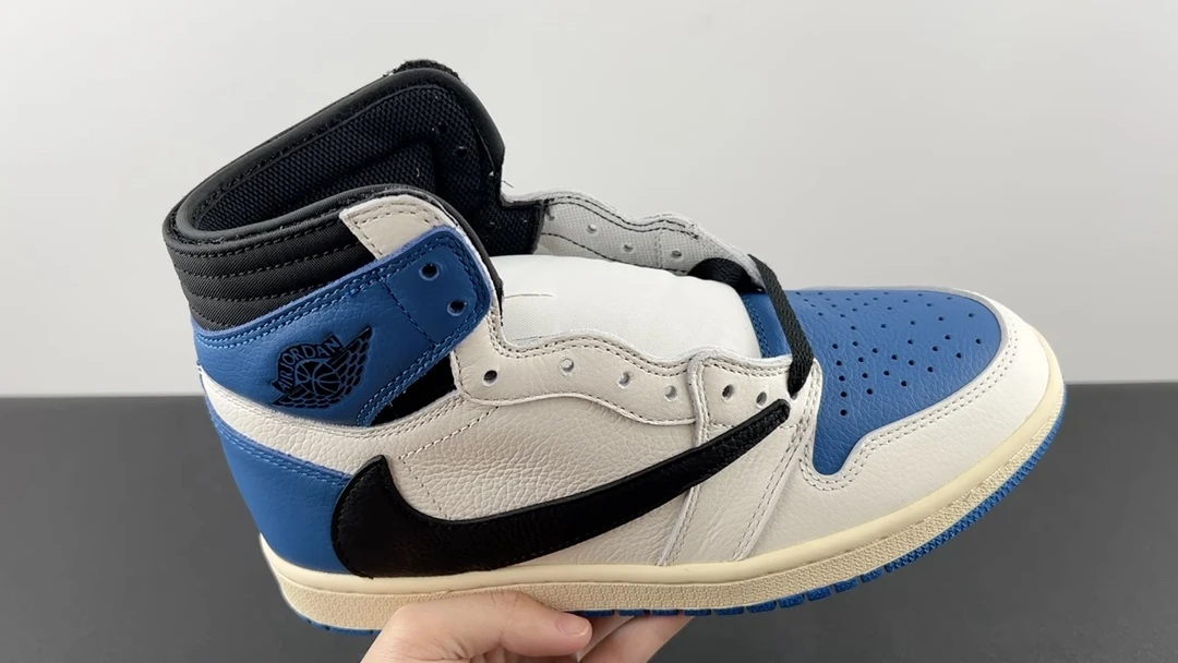 Nike Shoes — d5fd8d6b
