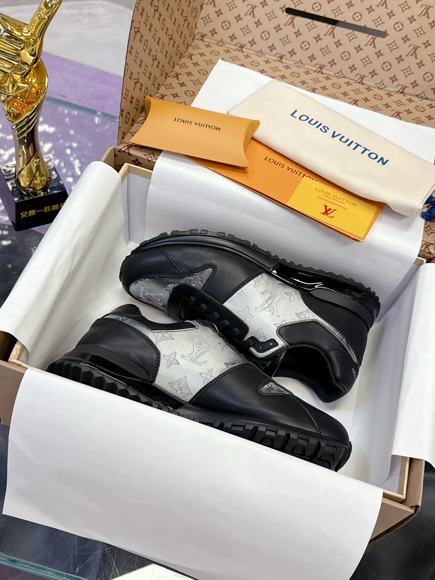 Louis Vuitton Sneakers — 28e1e960