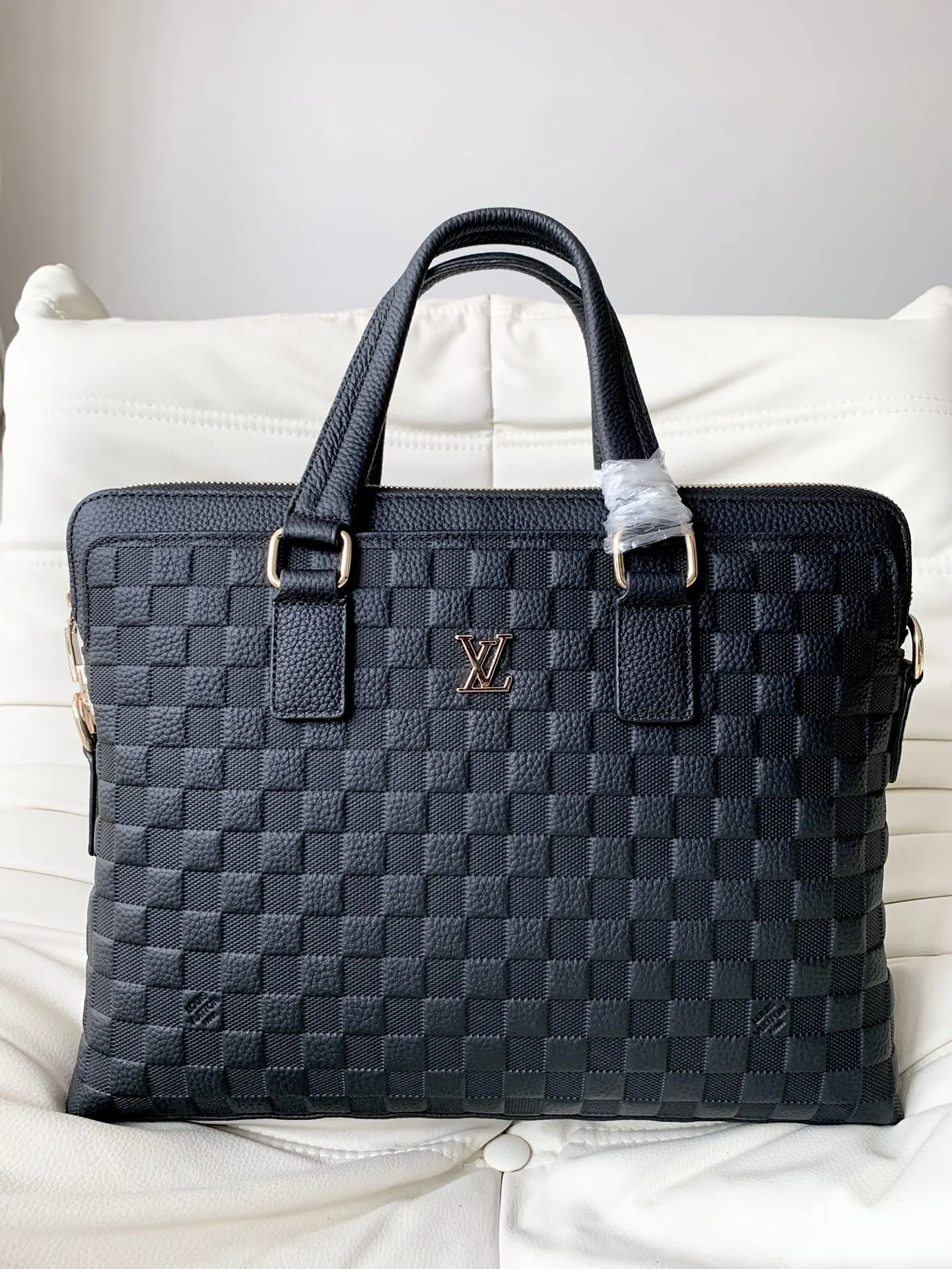Louis Vuitton Bag — 02f39999