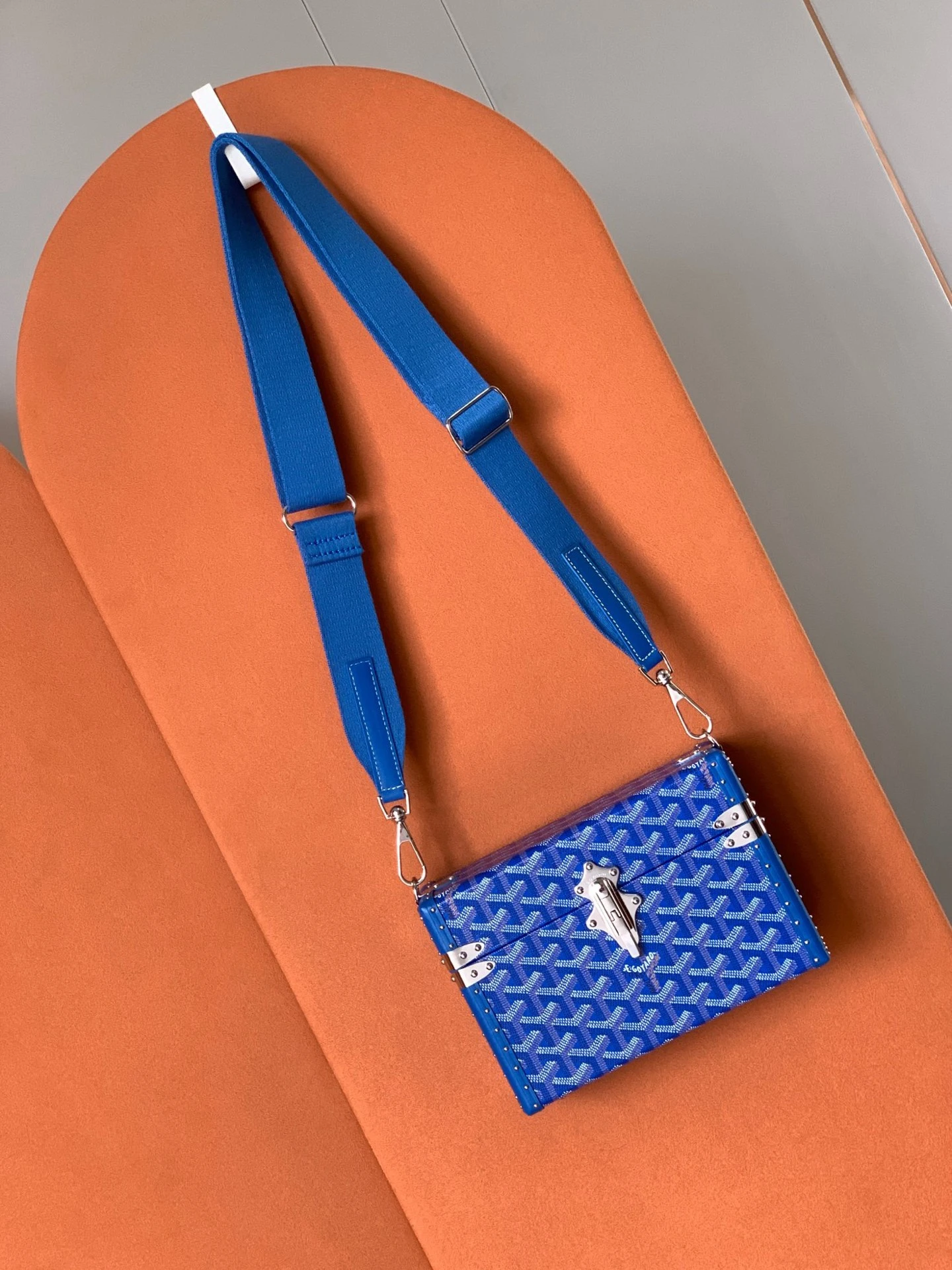 Goyard Crossbody Bags — fecc53b5