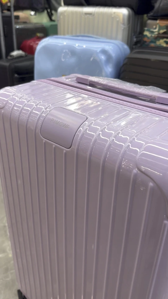 Luggage — e4d74eb2