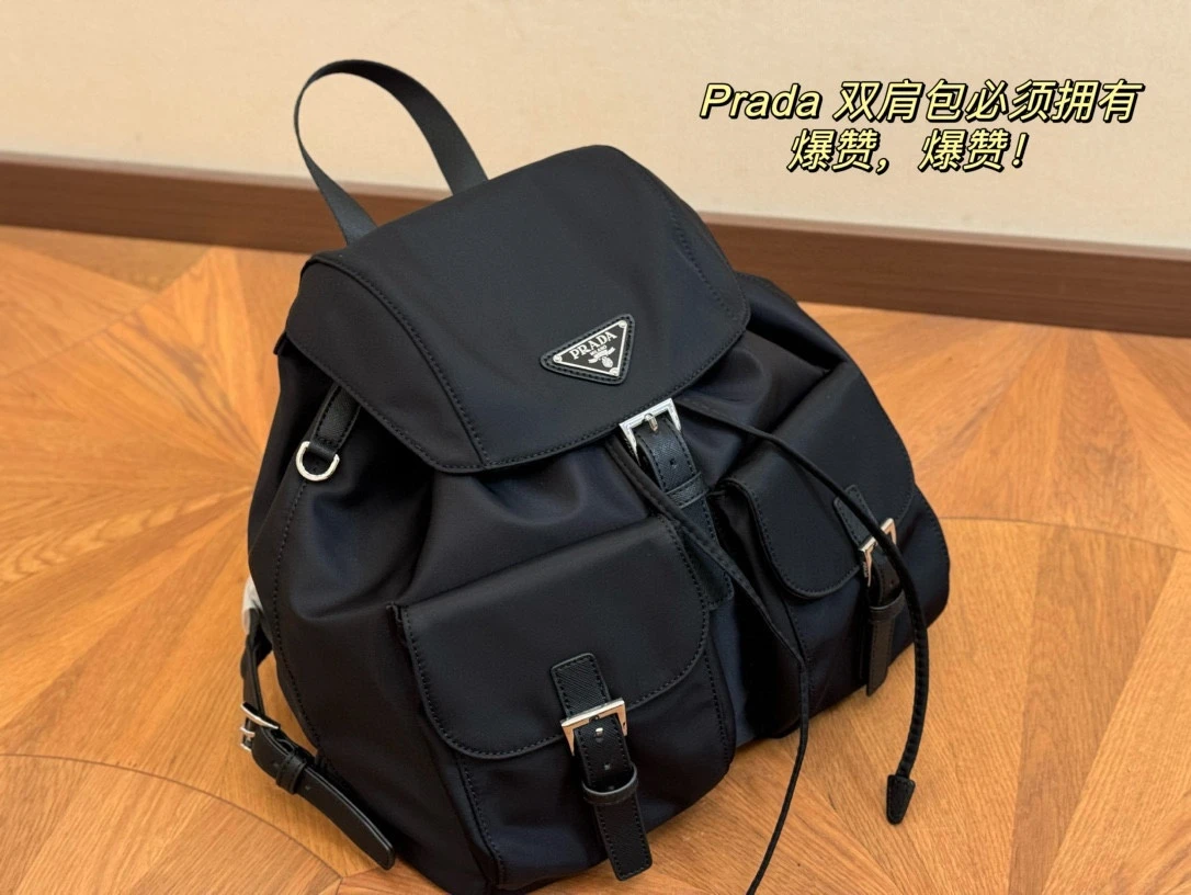 Prada Bag — e94fe579