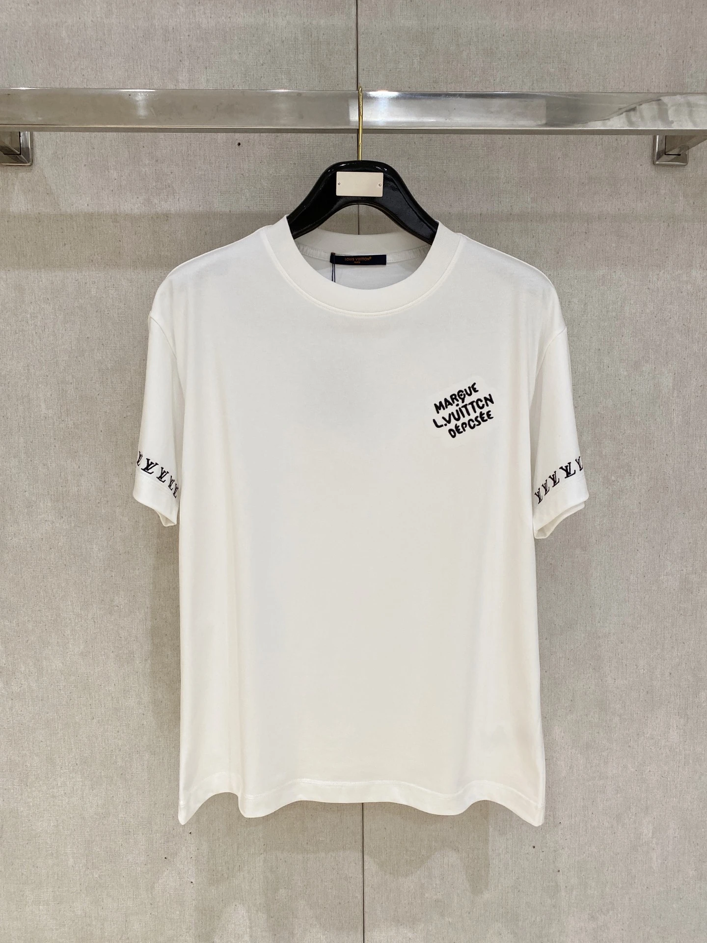 Louis Vuitton T-Shirt — dd64c393