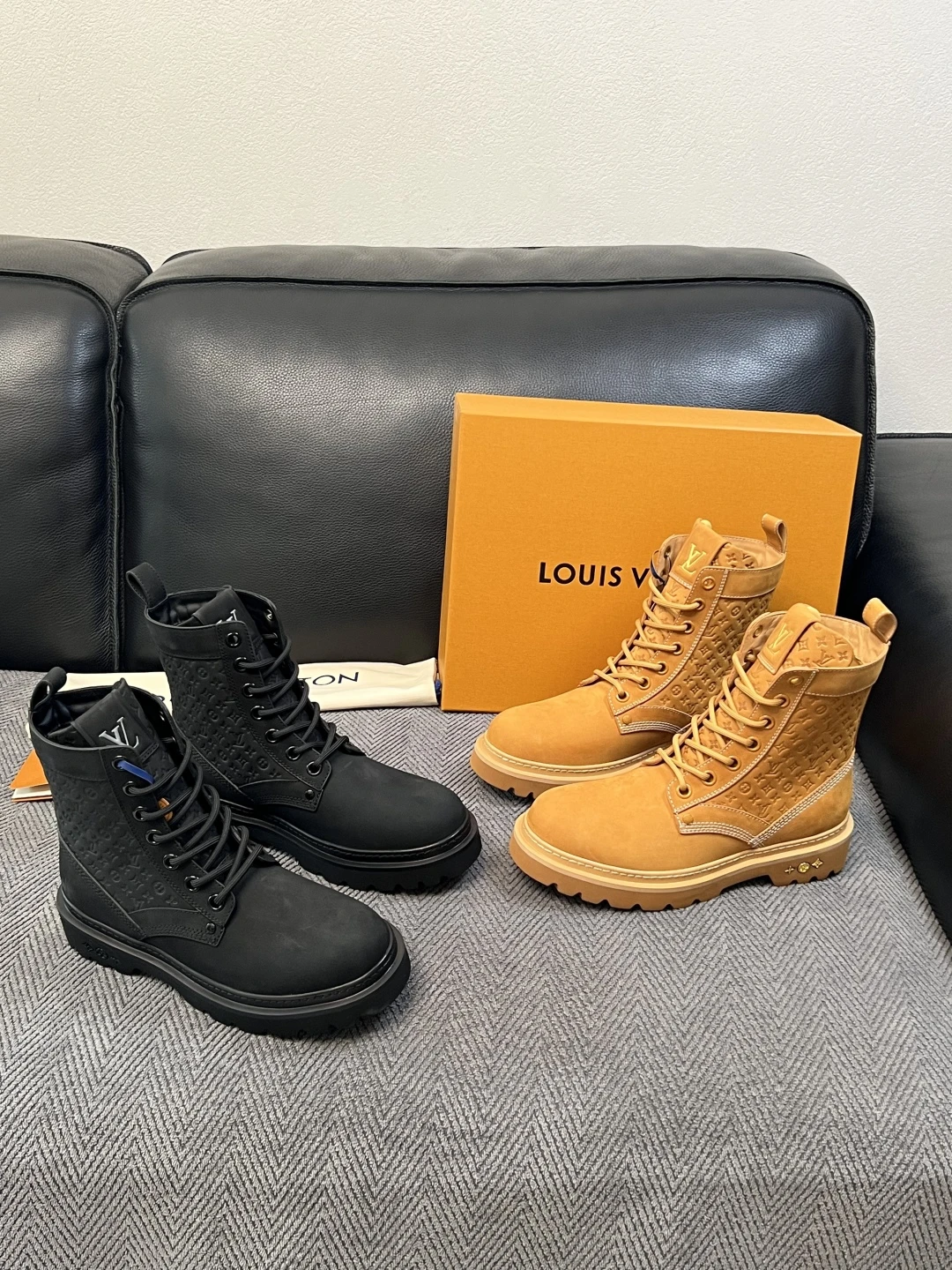 Louis Vuitton Sneakers — 7d4aa7c1