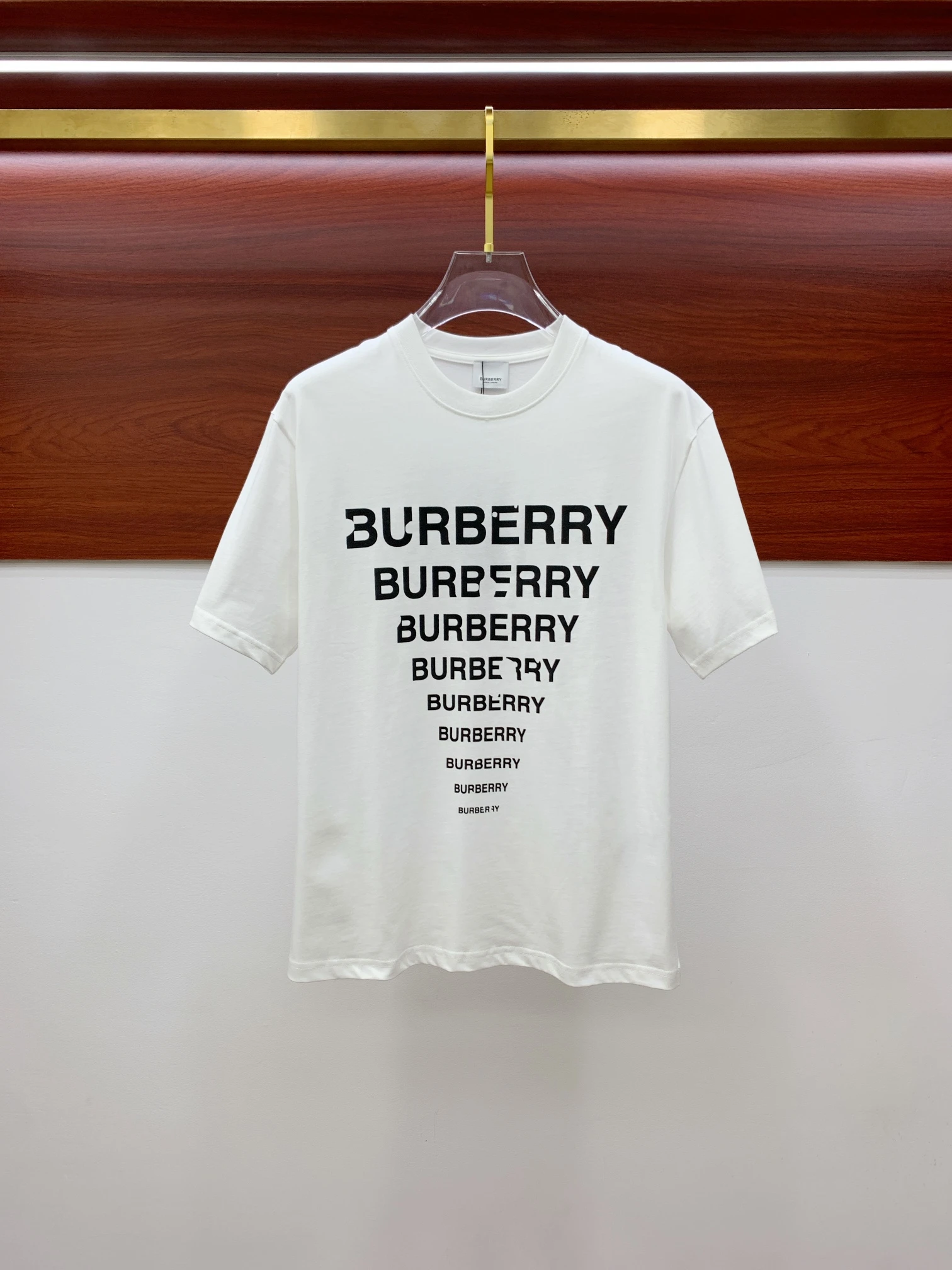 Balenciaga T-Shirt — d8dc37d5