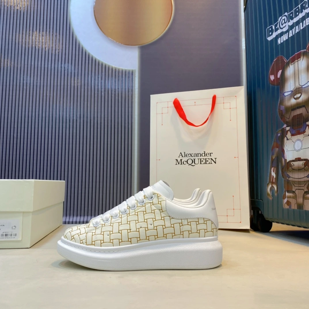Alexander McQueen Sneakers — c76800f9