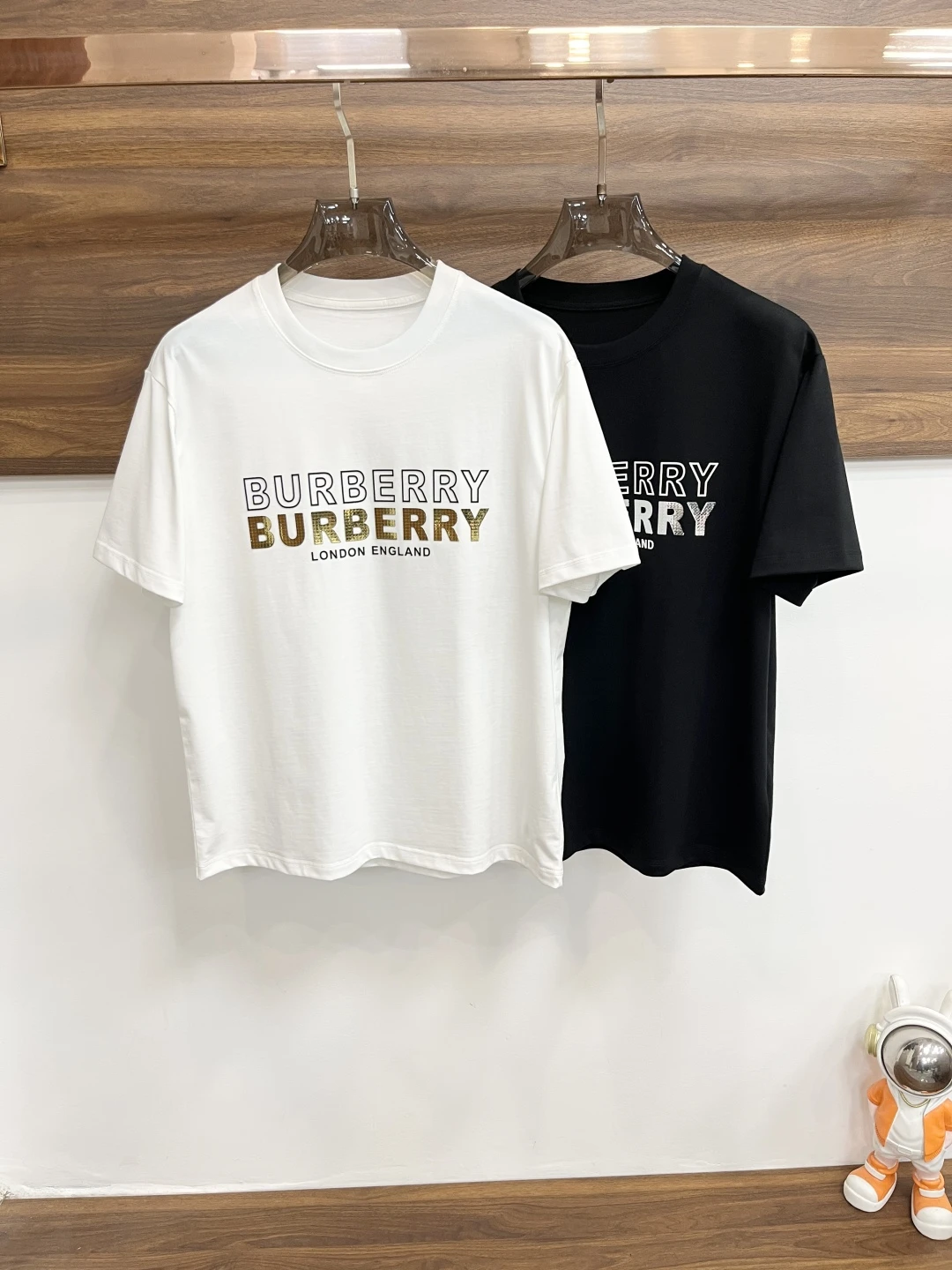 Burberry T-Shirt — 8f64d2fe