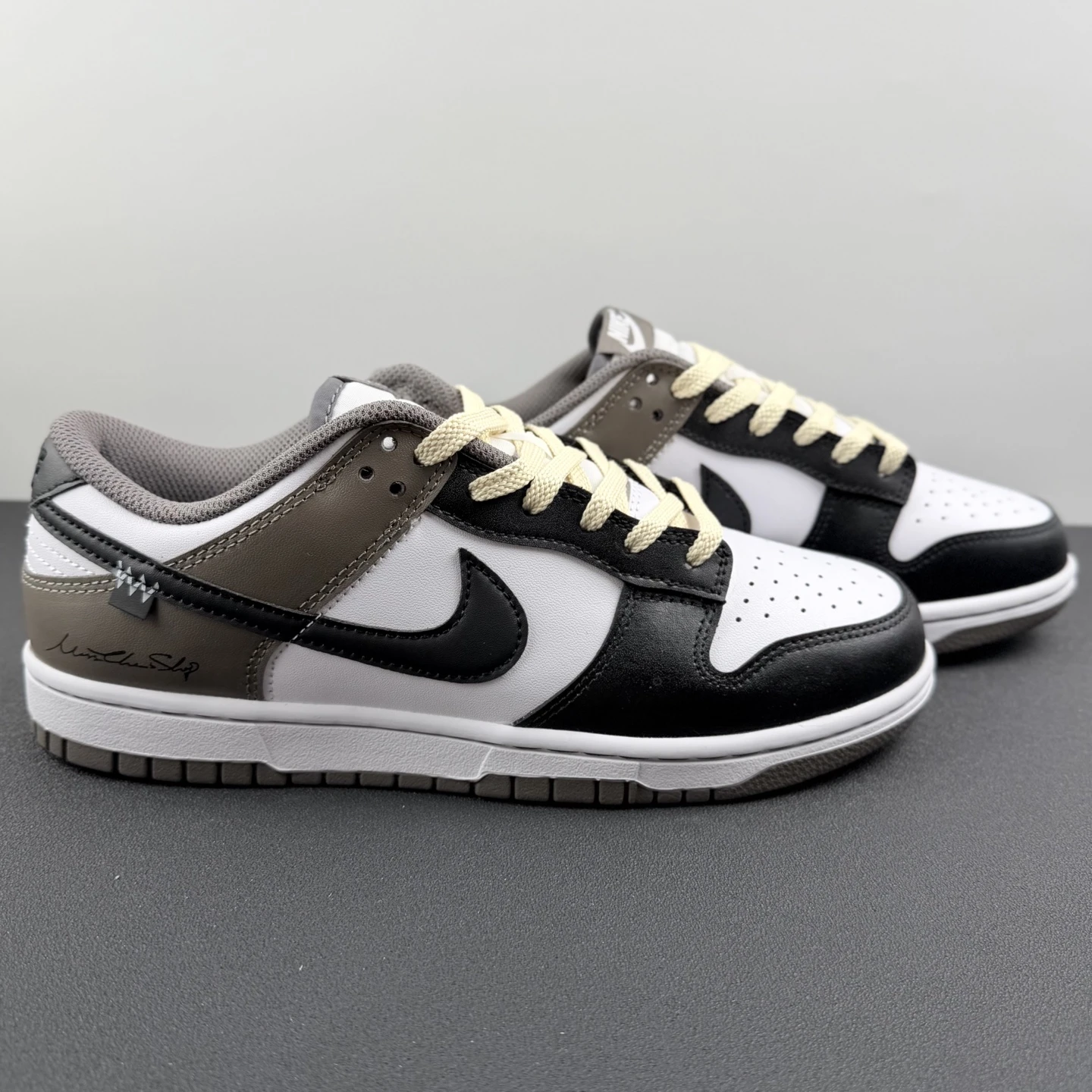 Nike Shoes — 8d6633bd