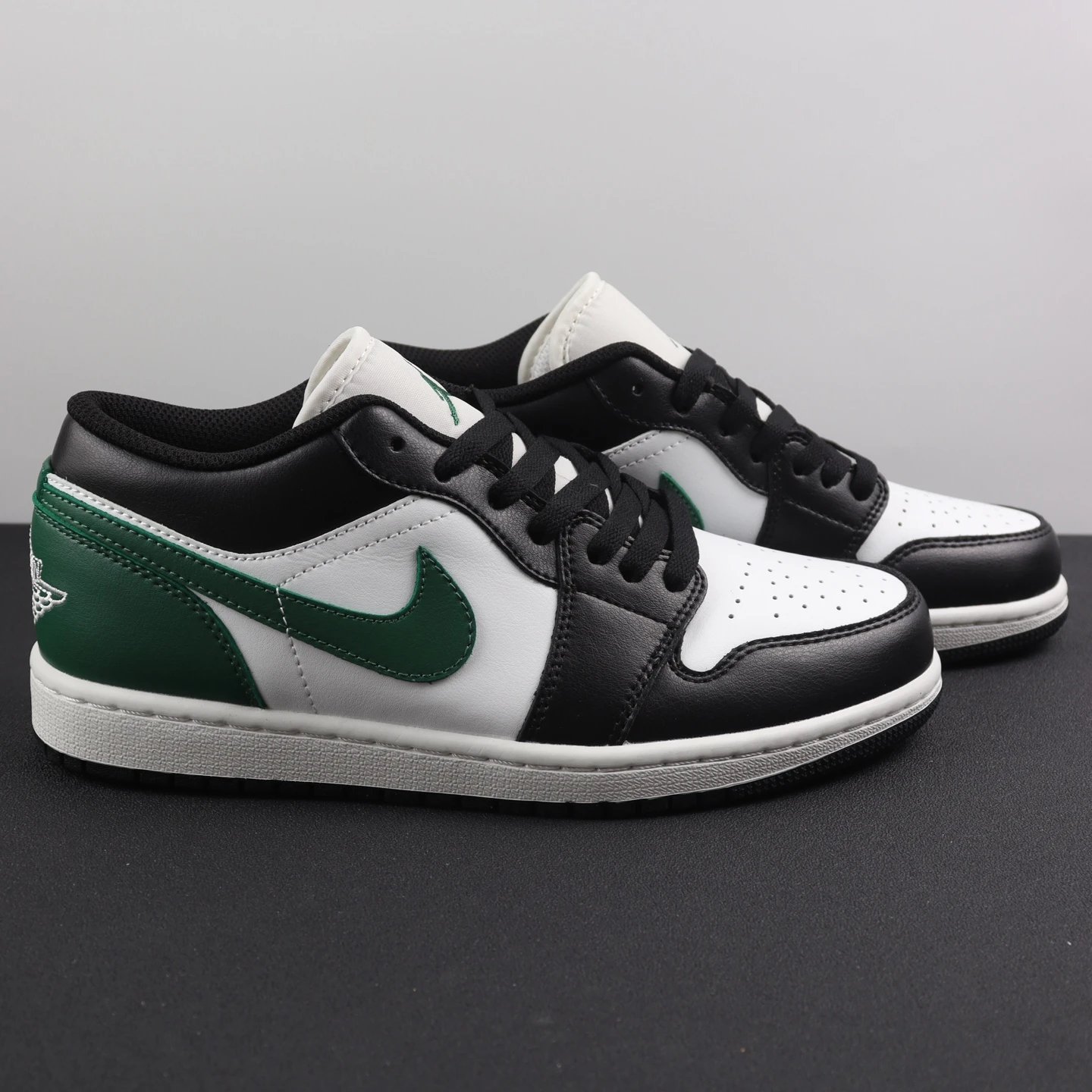Nike Shoes — ba4eeda8