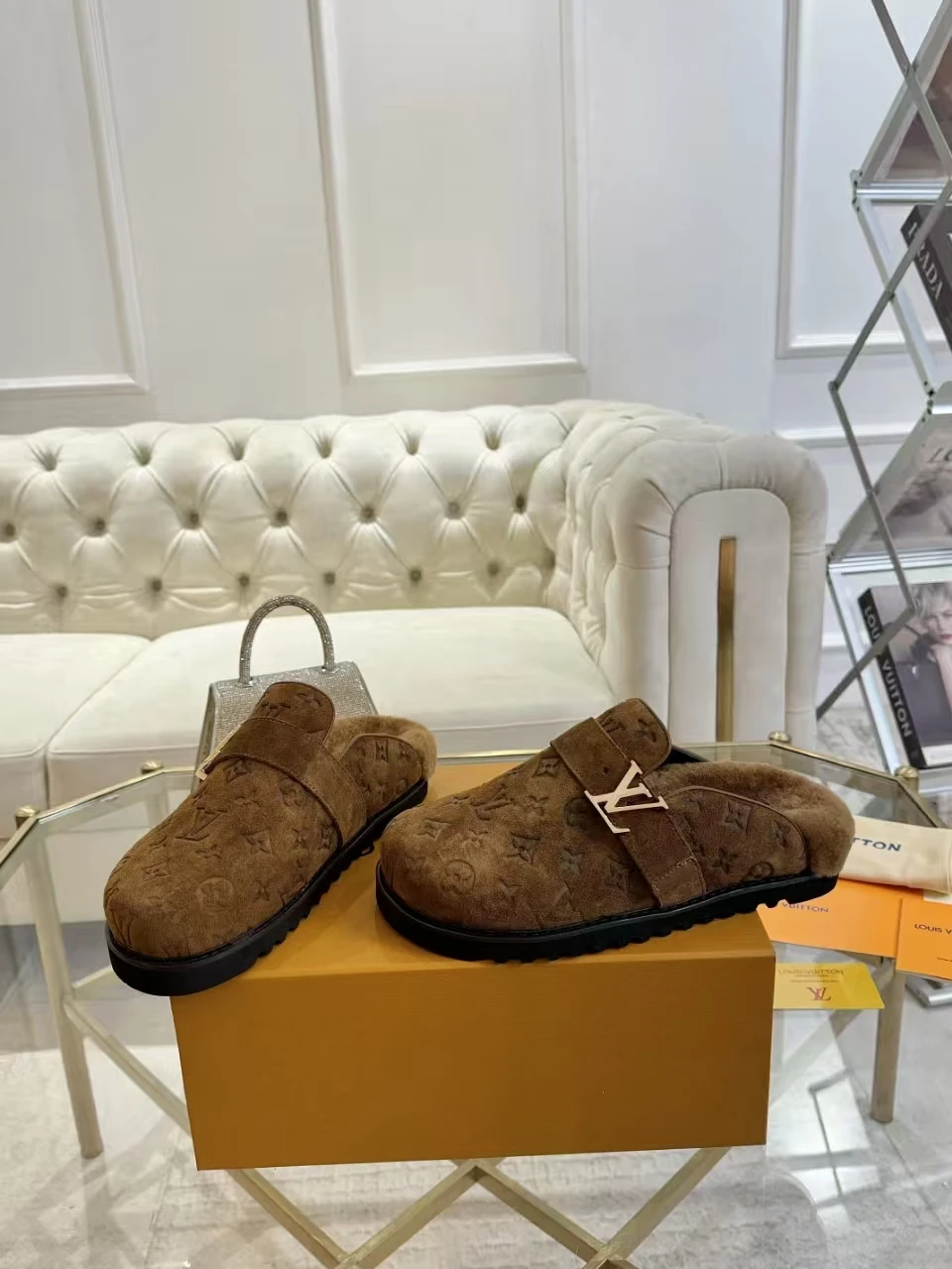 Louis Vuitton Slippers — b91d8c42