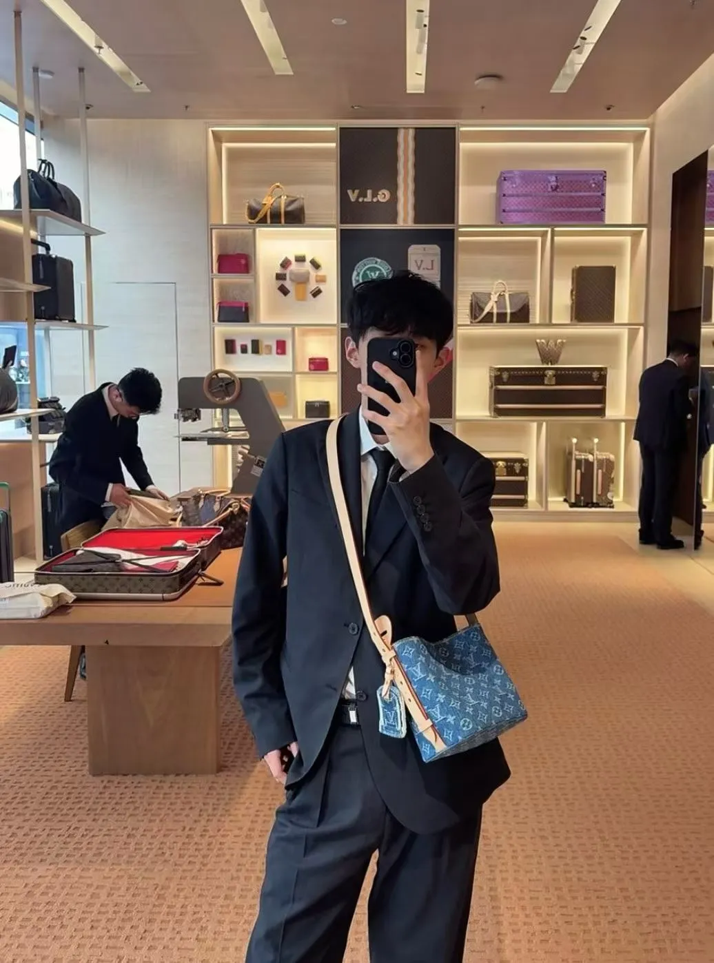 Louis Vuitton Bag — a81c999a
