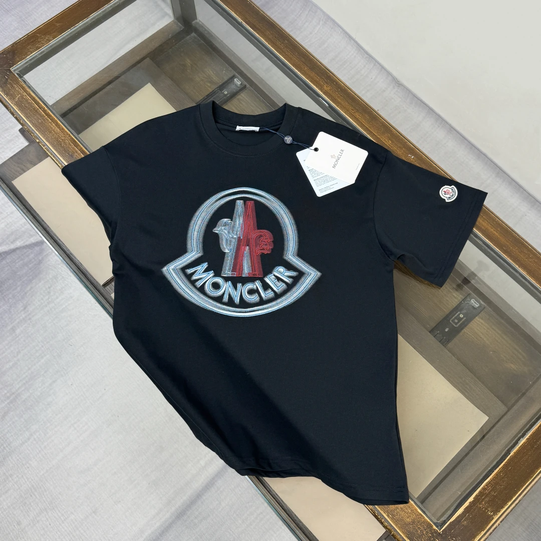 Moncler T-Shirt — 3cfb7682