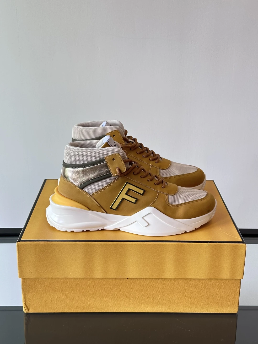 Fendi Sneakers — b23d144a