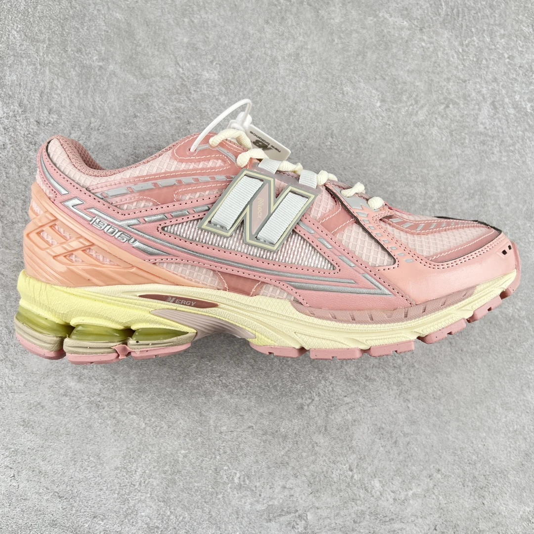 New Balance Sneakers — 0507c0ae