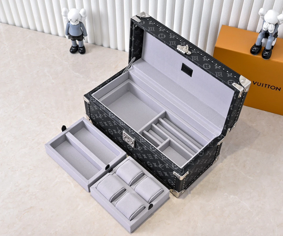 Luggage — 8eb13a1a