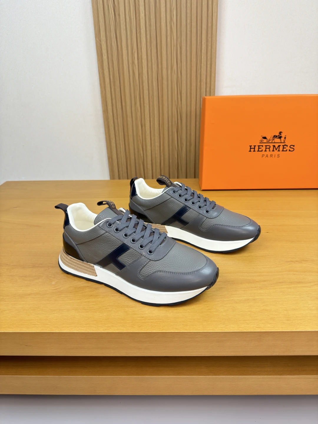 Hermès Sneakers — adf8391a
