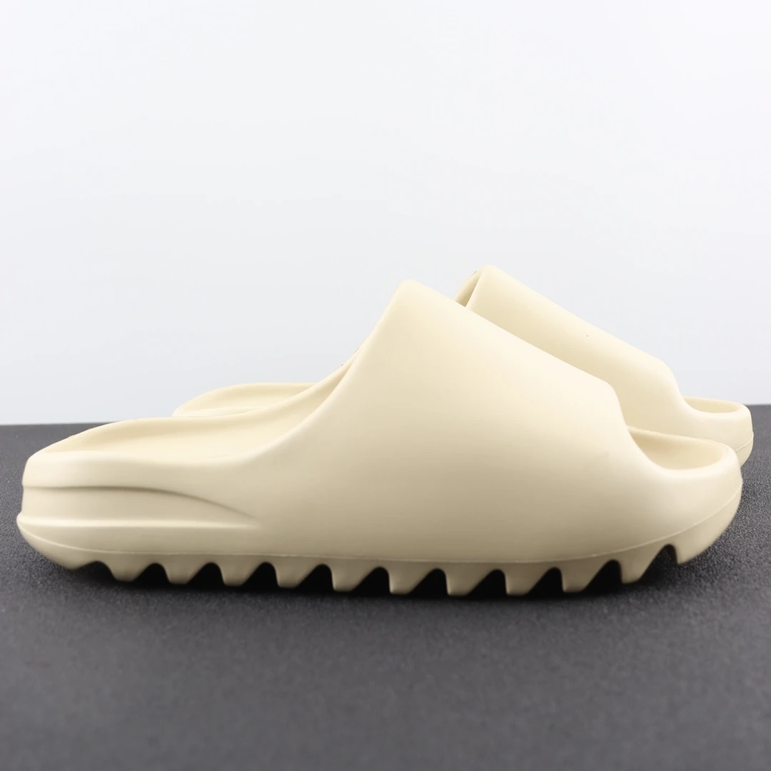 Adidas Slippers — 99578f05