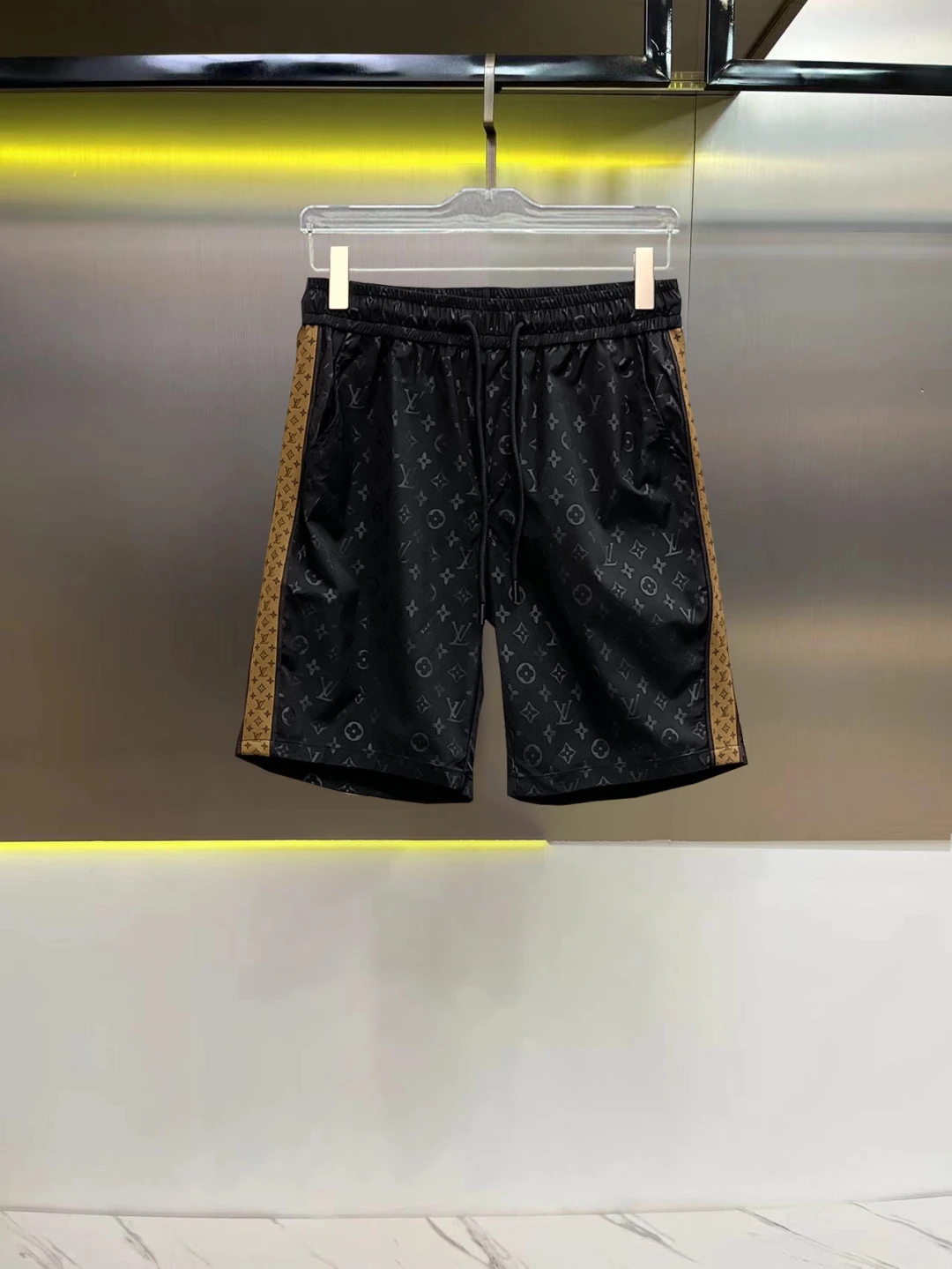 Louis Vuitton Shorts — 0c0f4c37